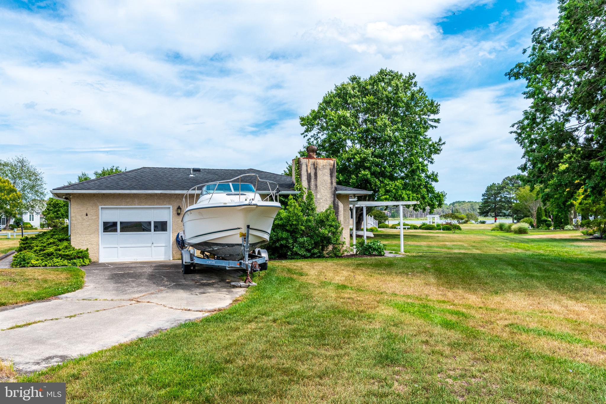 2 HERON ISLE COURT