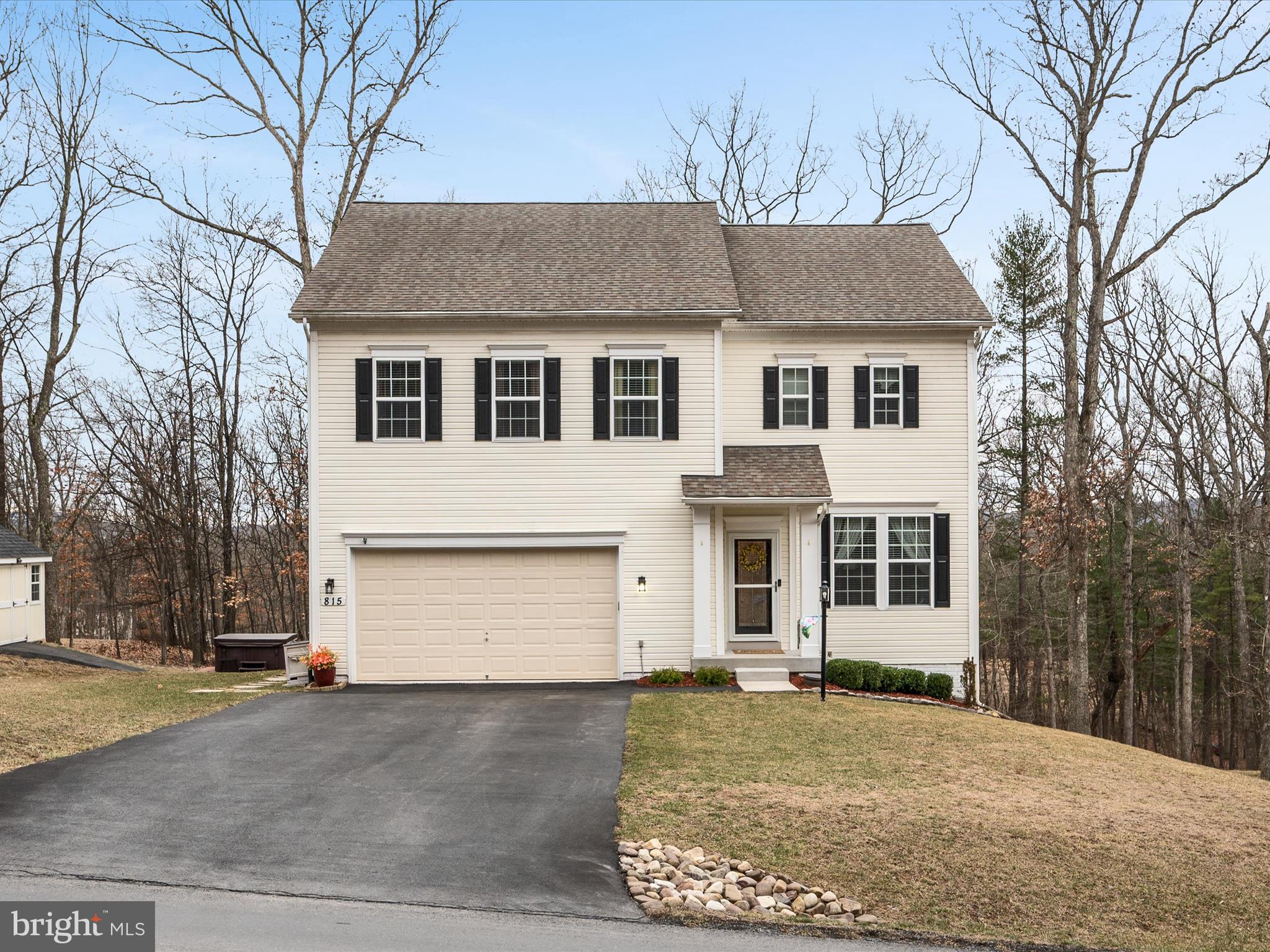 LAKE HOLIDAY ESTATES - Residential