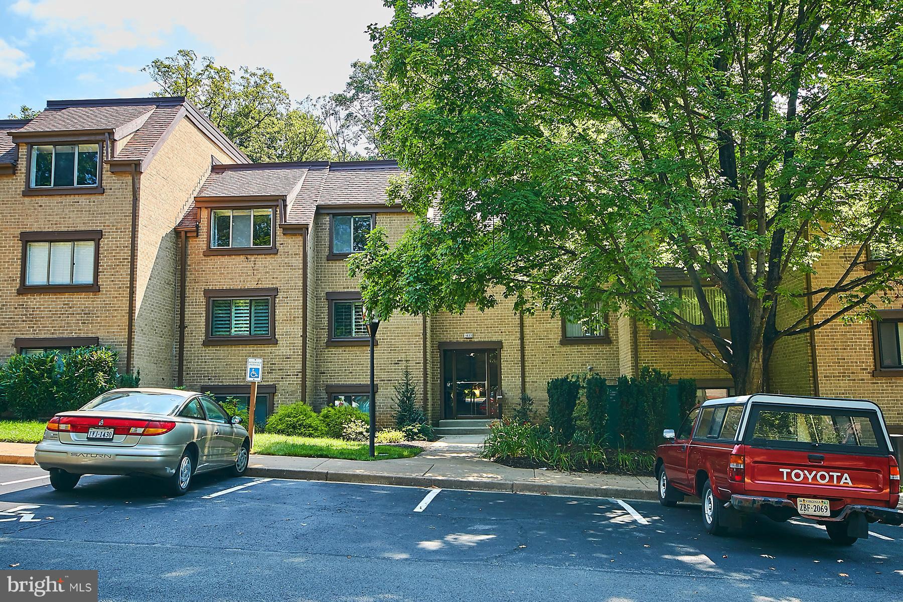 RESTON - Residential
