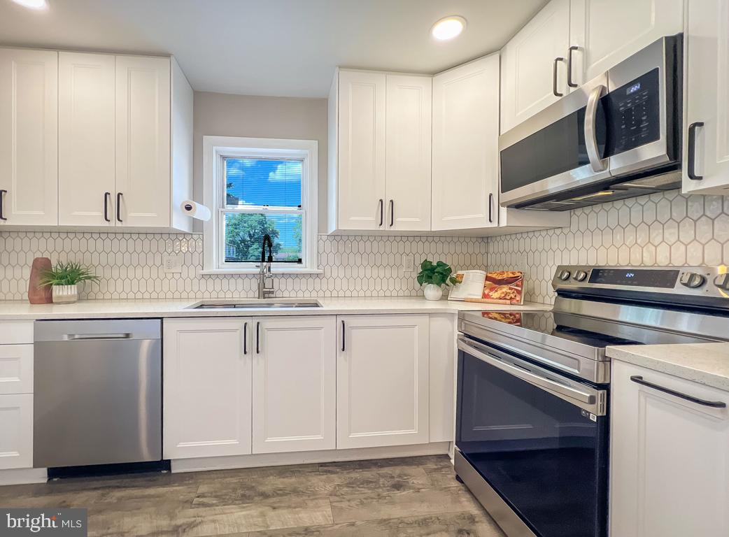 HOLLYBROOKE - Residential