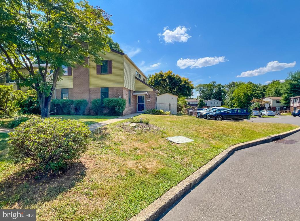 HOLLYBROOKE - Residential