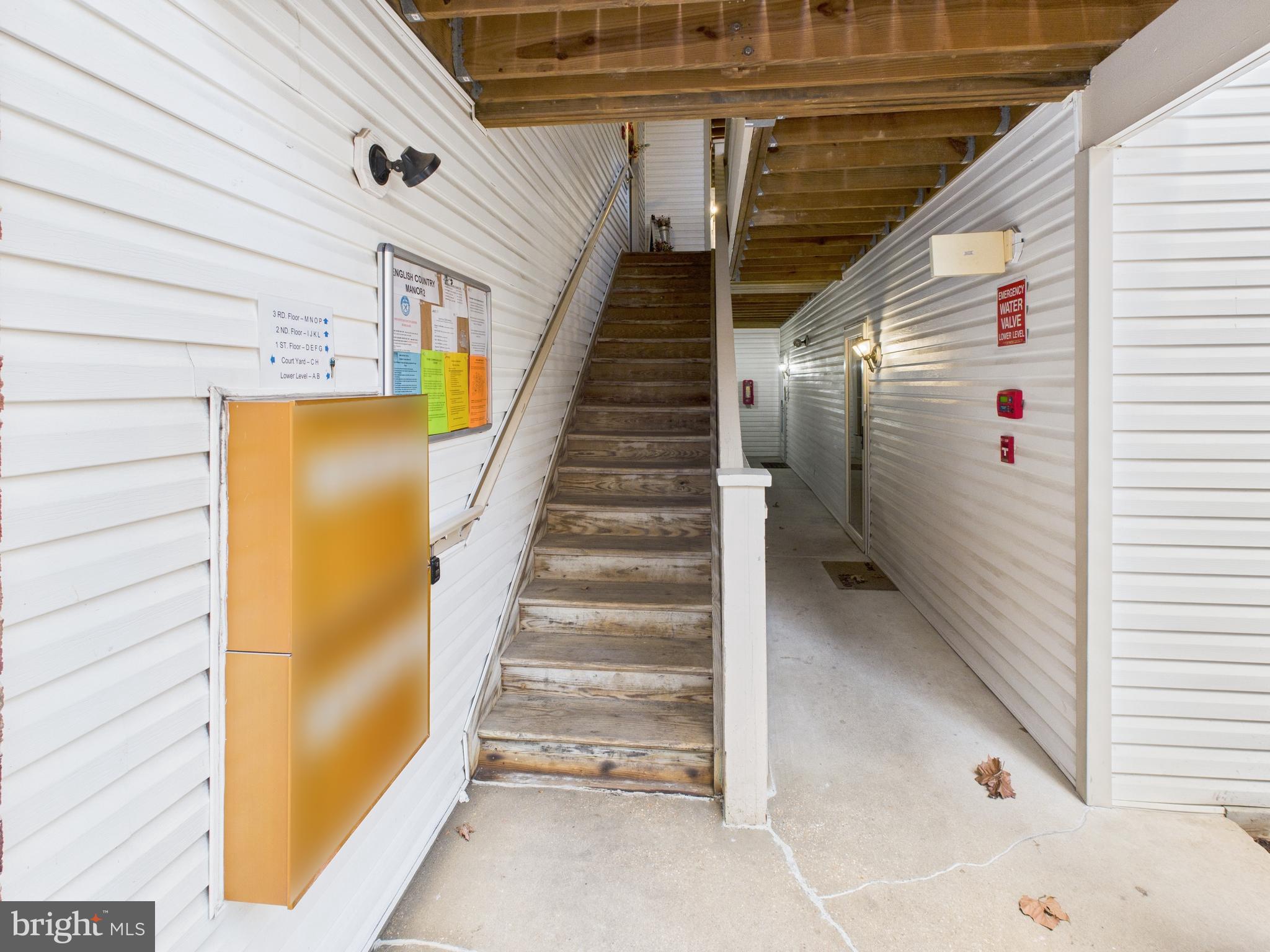 ENGLISH COUNTRY MANOR - Residential