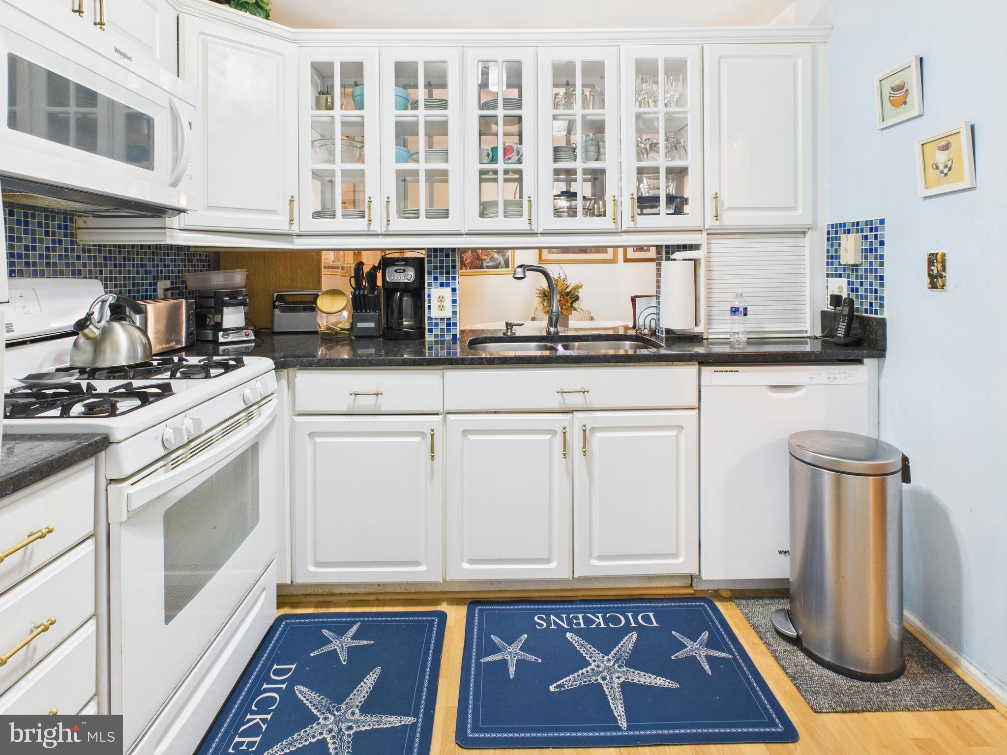 ENGLISH COUNTRY MANOR - Residential