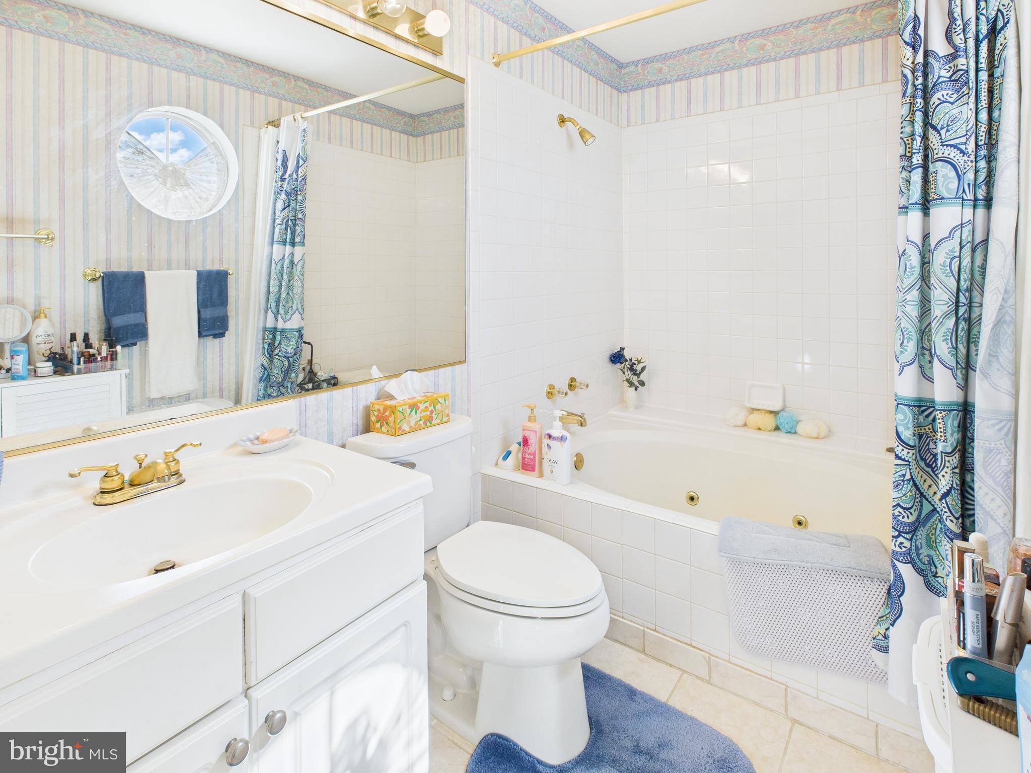 ENGLISH COUNTRY MANOR - Residential