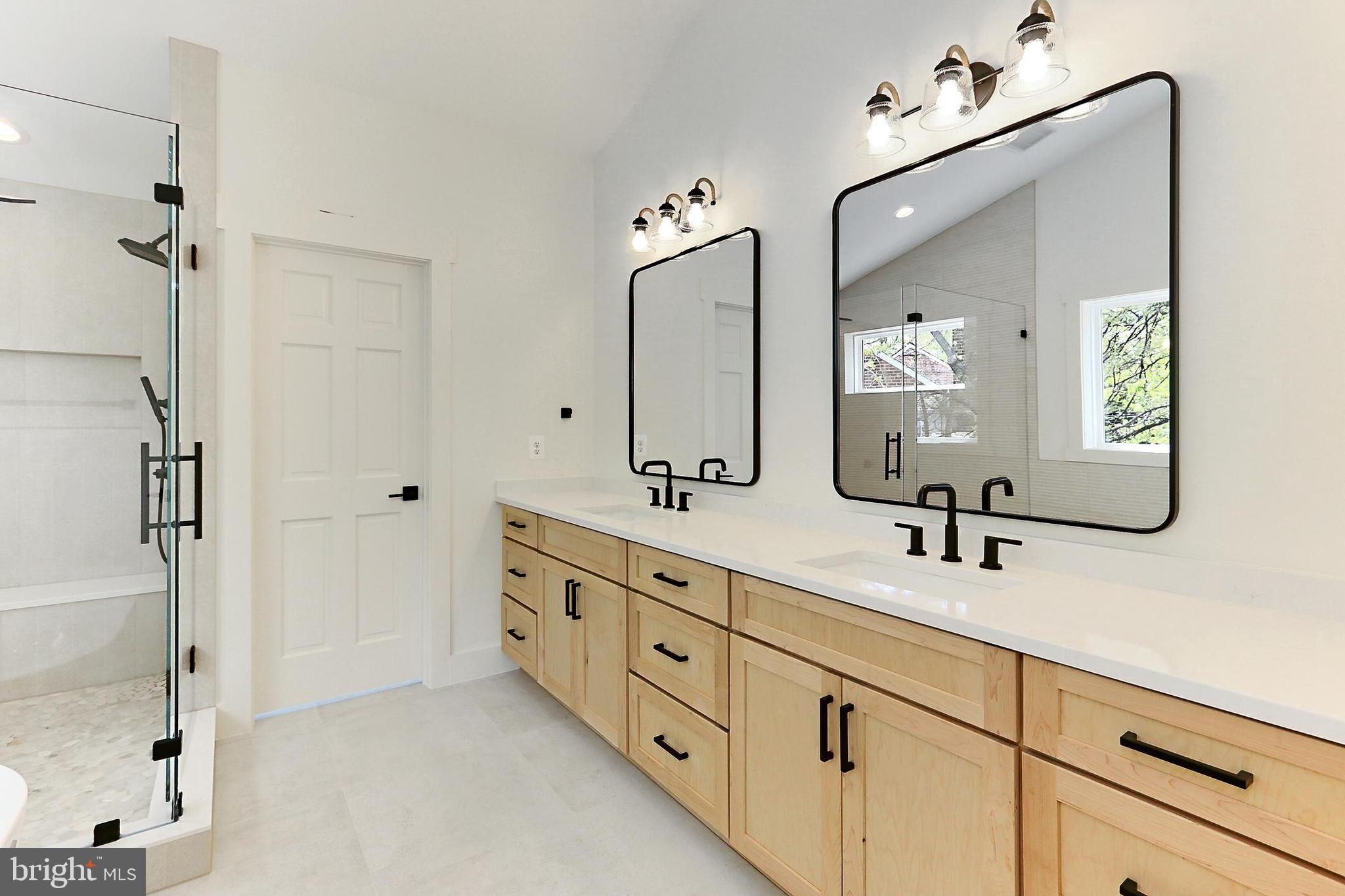 ARLINGTON FOREST - Residential