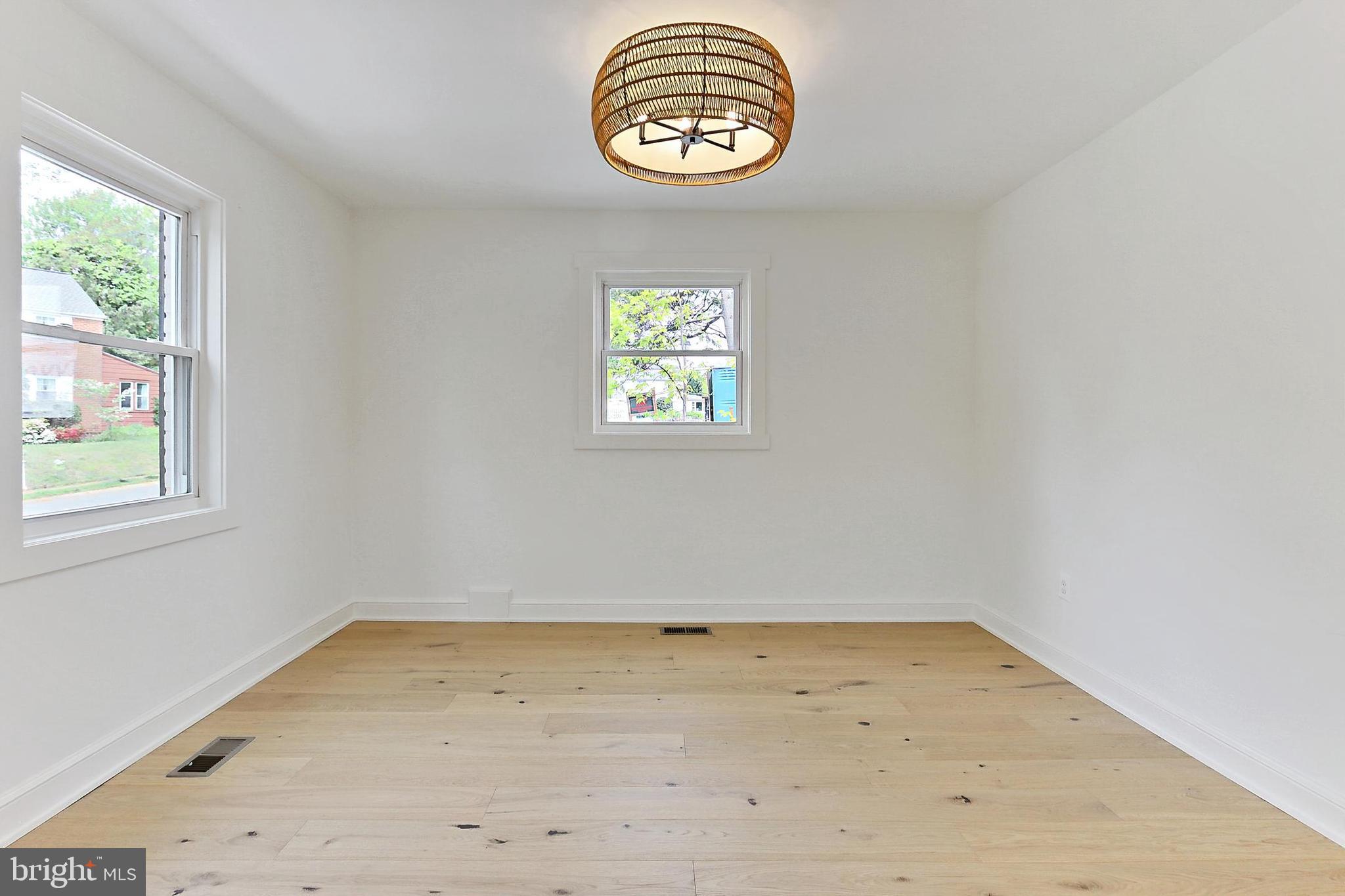 ARLINGTON FOREST - Residential