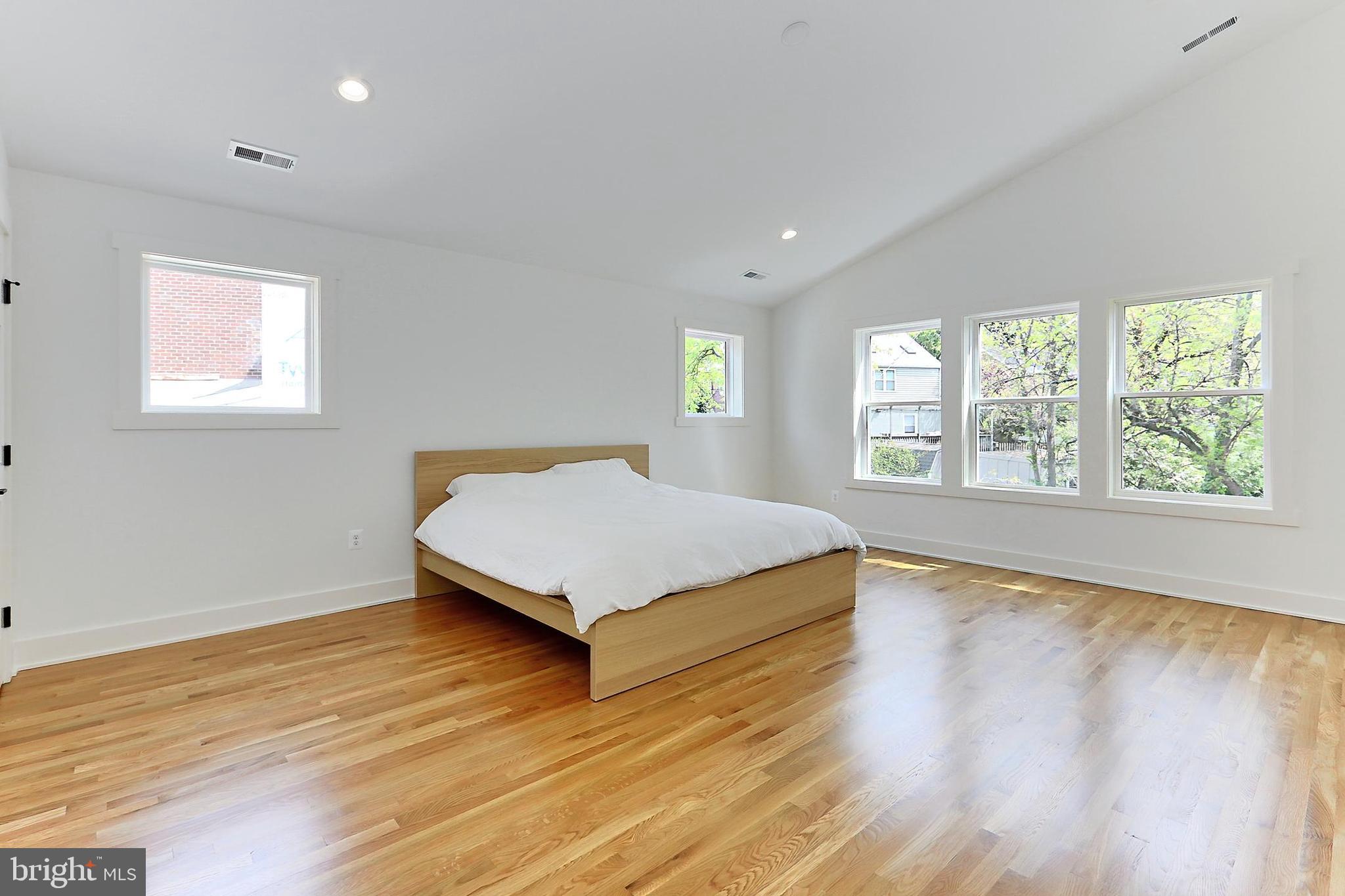 ARLINGTON FOREST - Residential