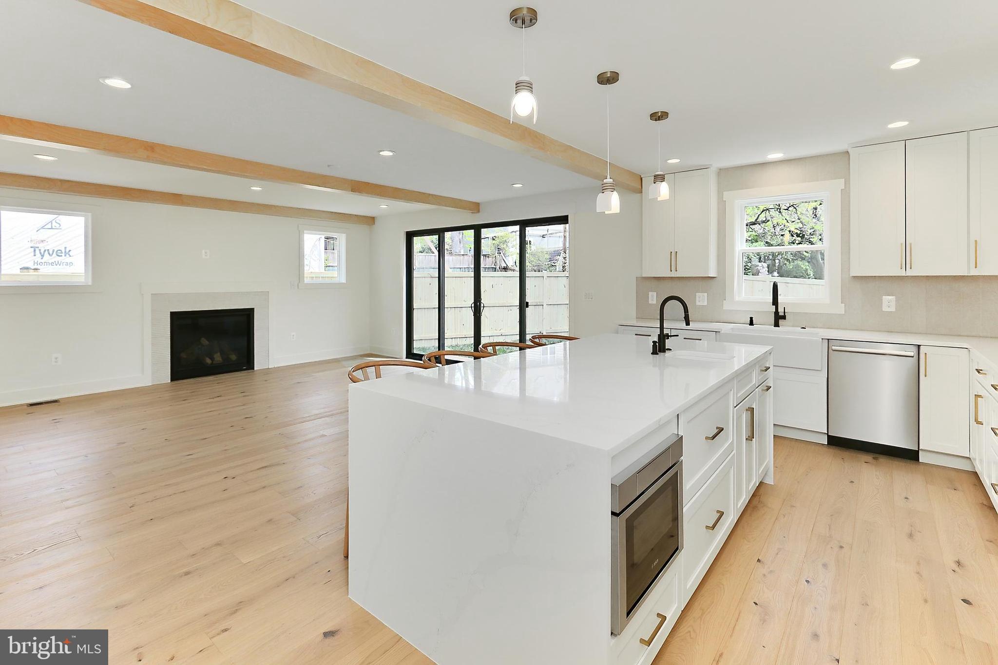 ARLINGTON FOREST - Residential