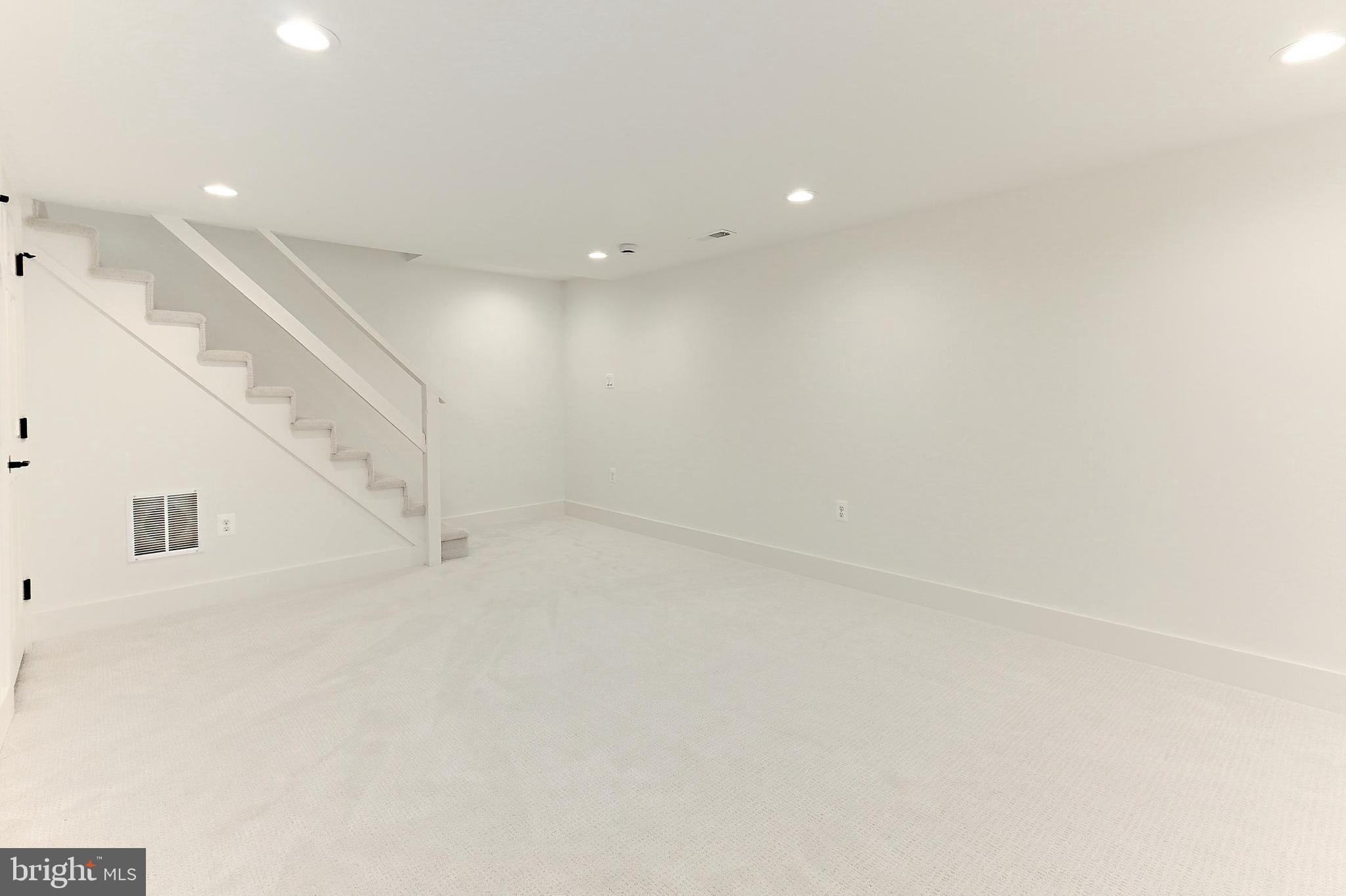 ARLINGTON FOREST - Residential