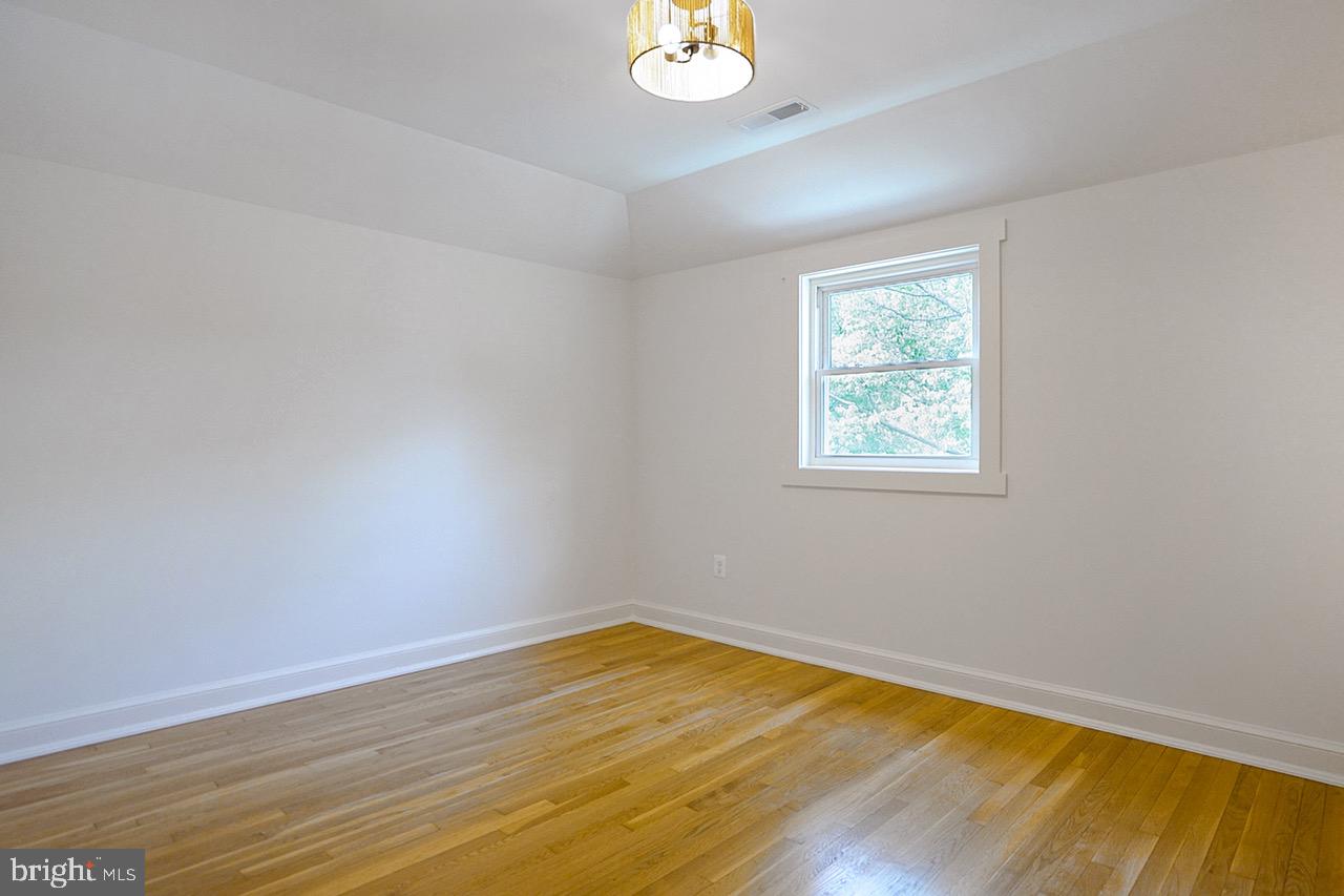 ARLINGTON FOREST - Residential