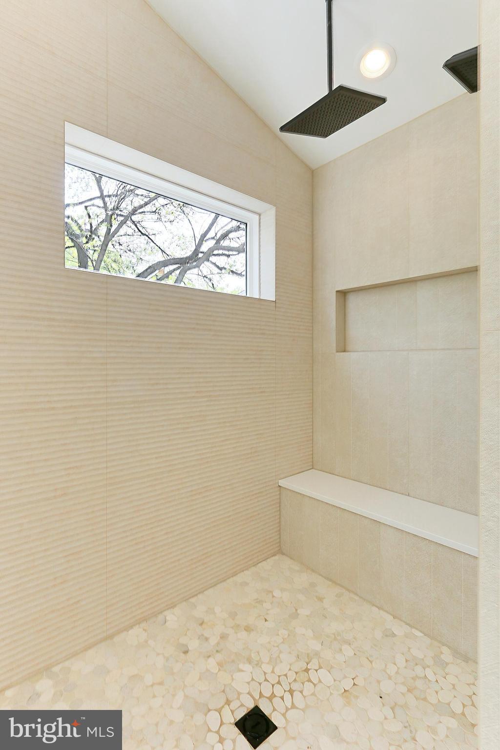 ARLINGTON FOREST - Residential