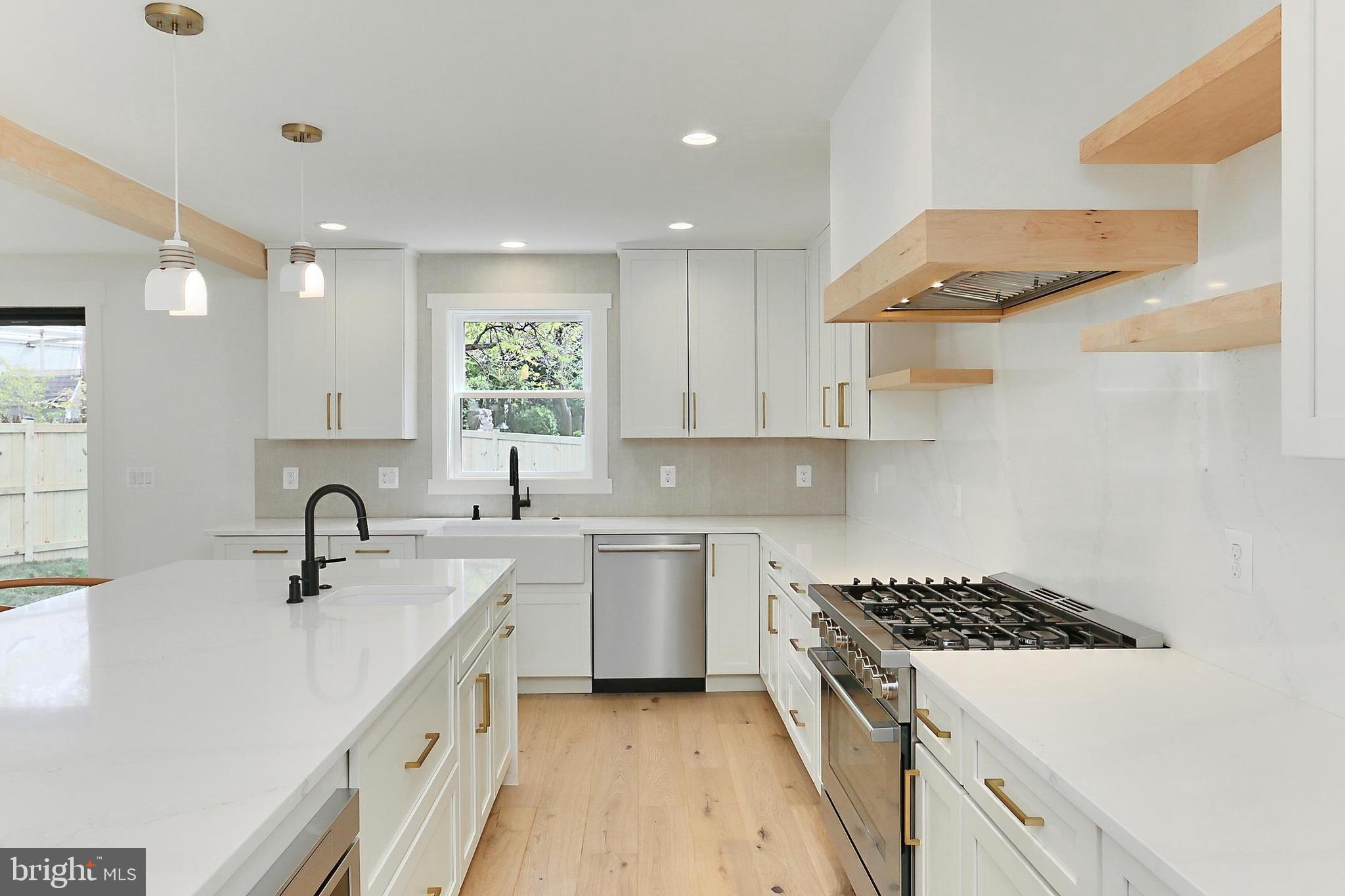 ARLINGTON FOREST - Residential