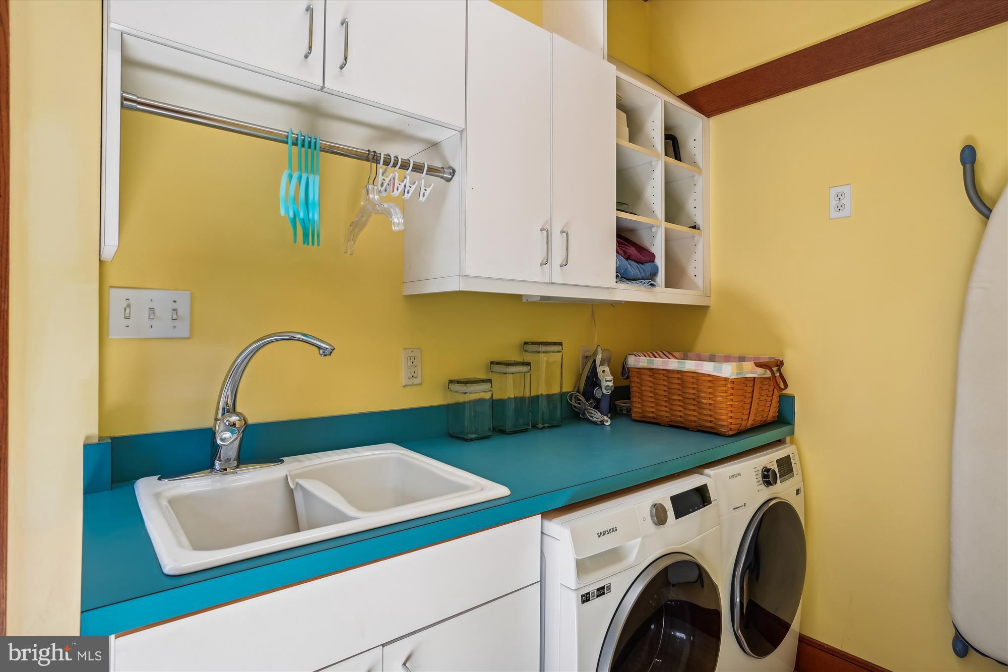 SEVEN OAKS - Residential