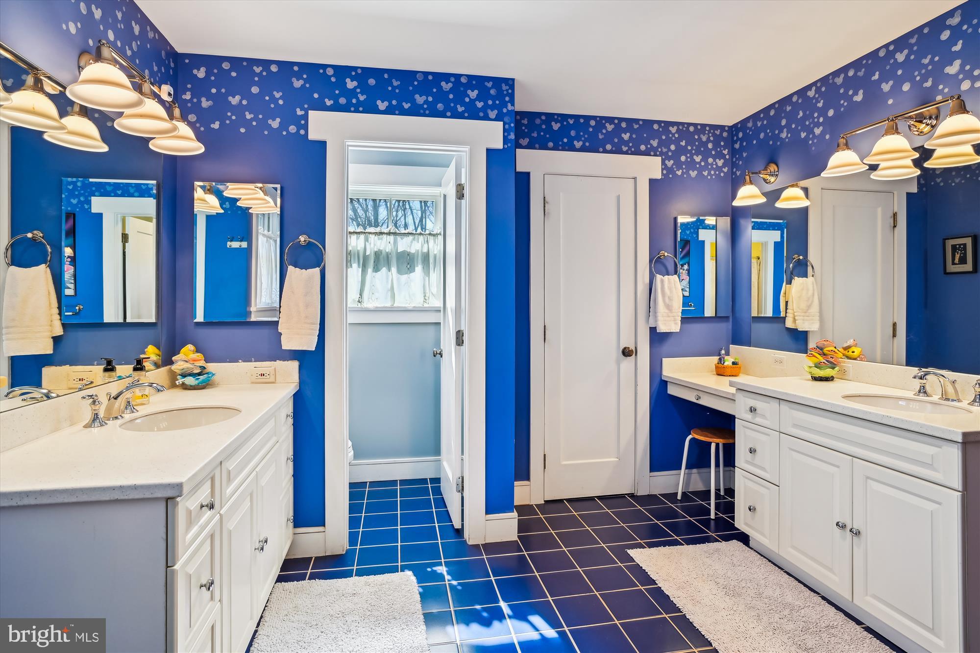 SEVEN OAKS - Residential