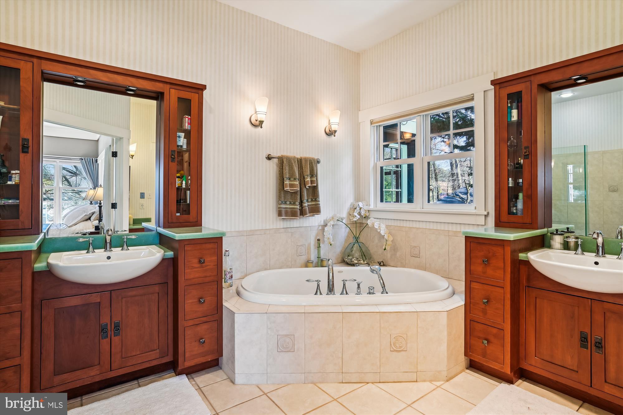 SEVEN OAKS - Residential