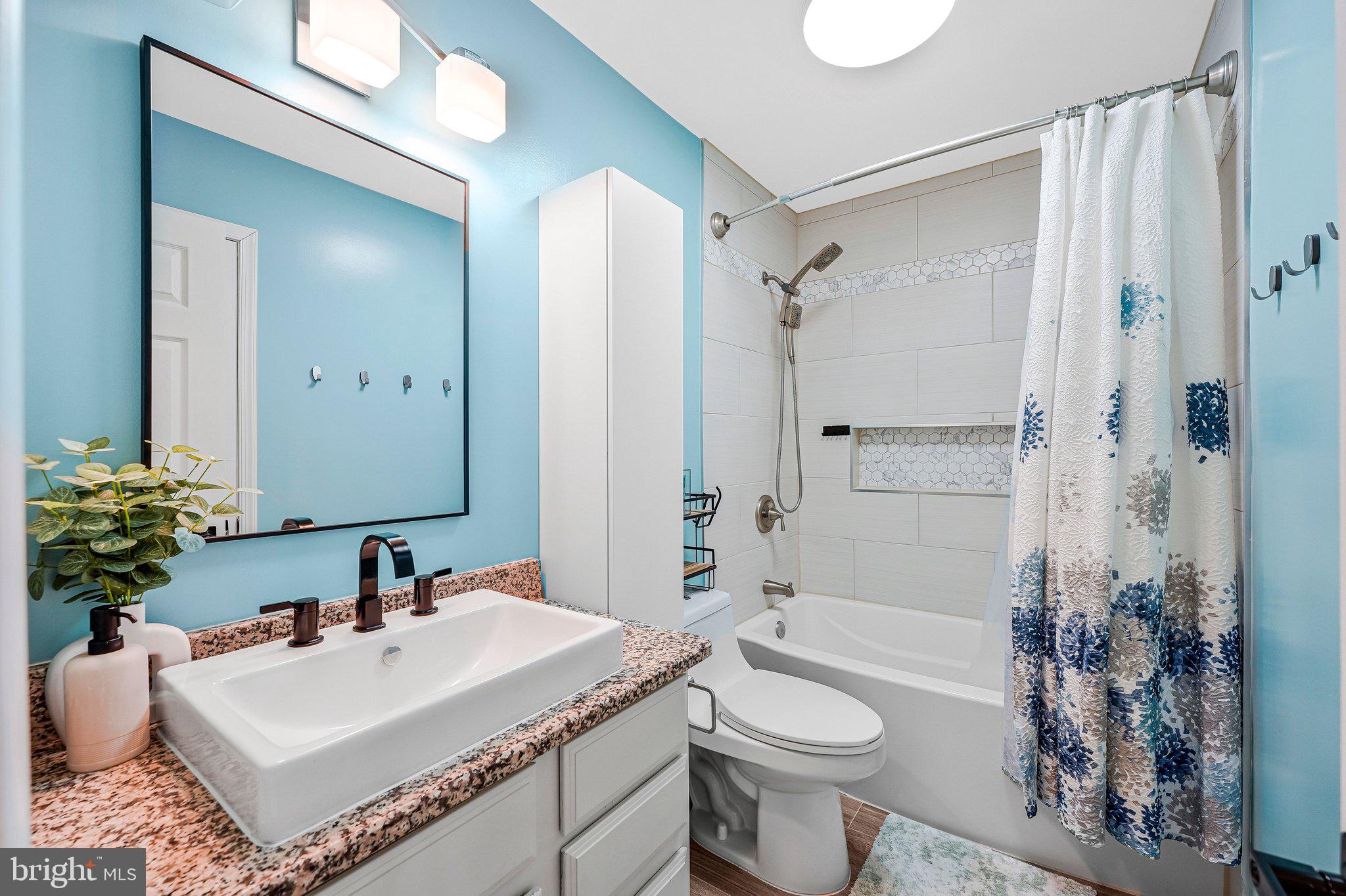 POINT OF WOODS - Residential