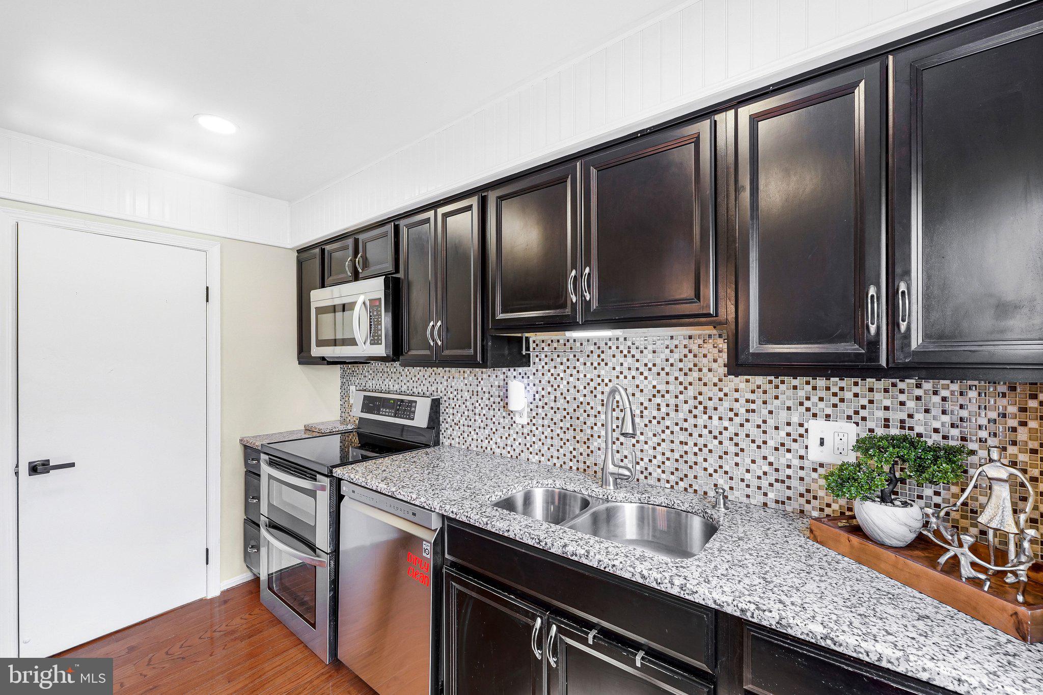 POINT OF WOODS - Residential