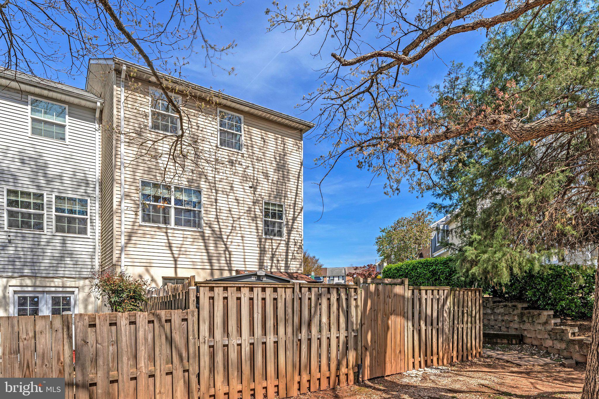 POINT OF WOODS - Residential