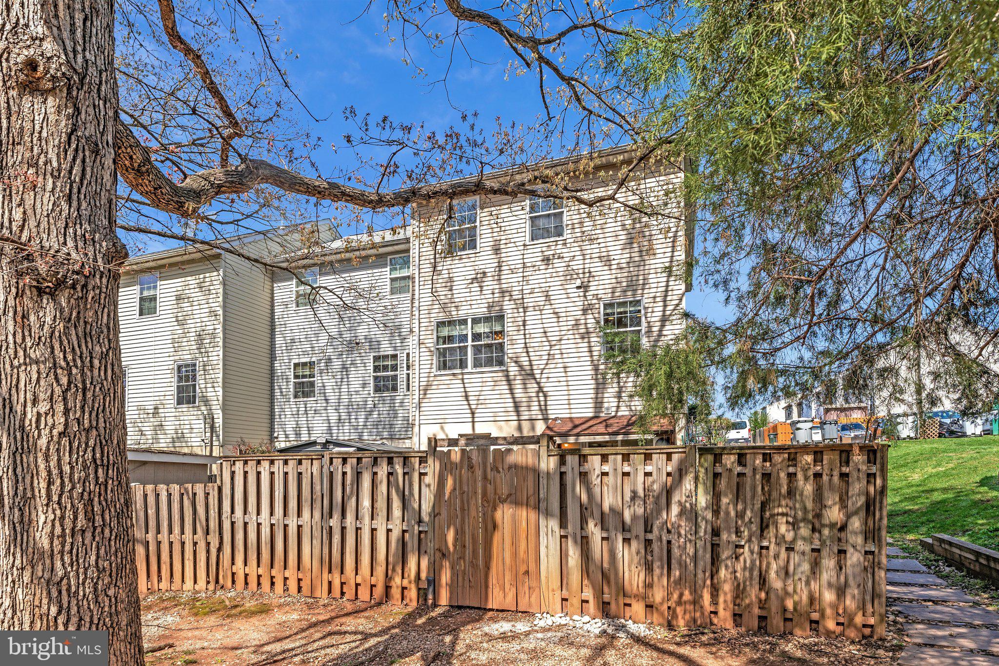 POINT OF WOODS - Residential