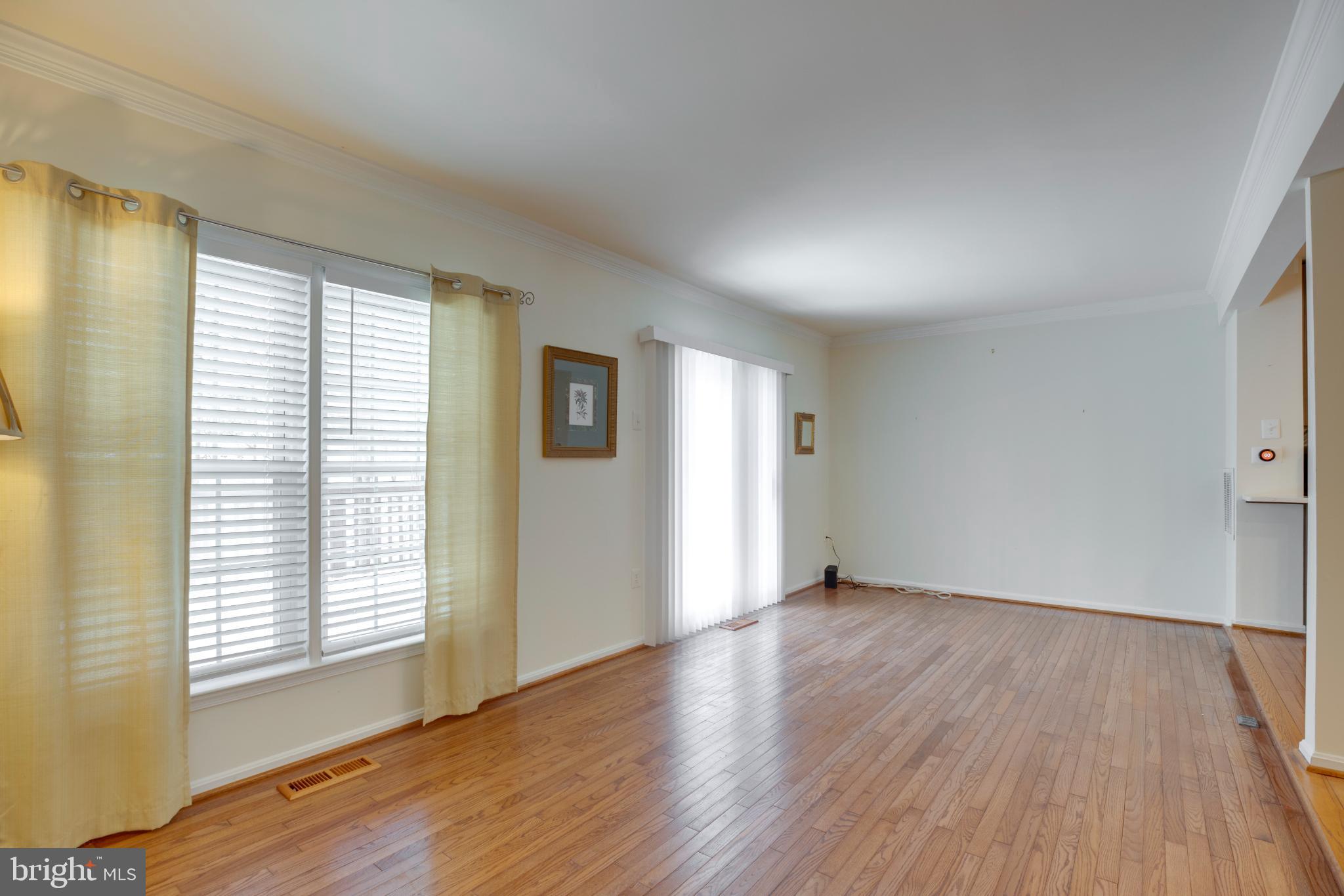 5772 CROWNLEIGH COURT