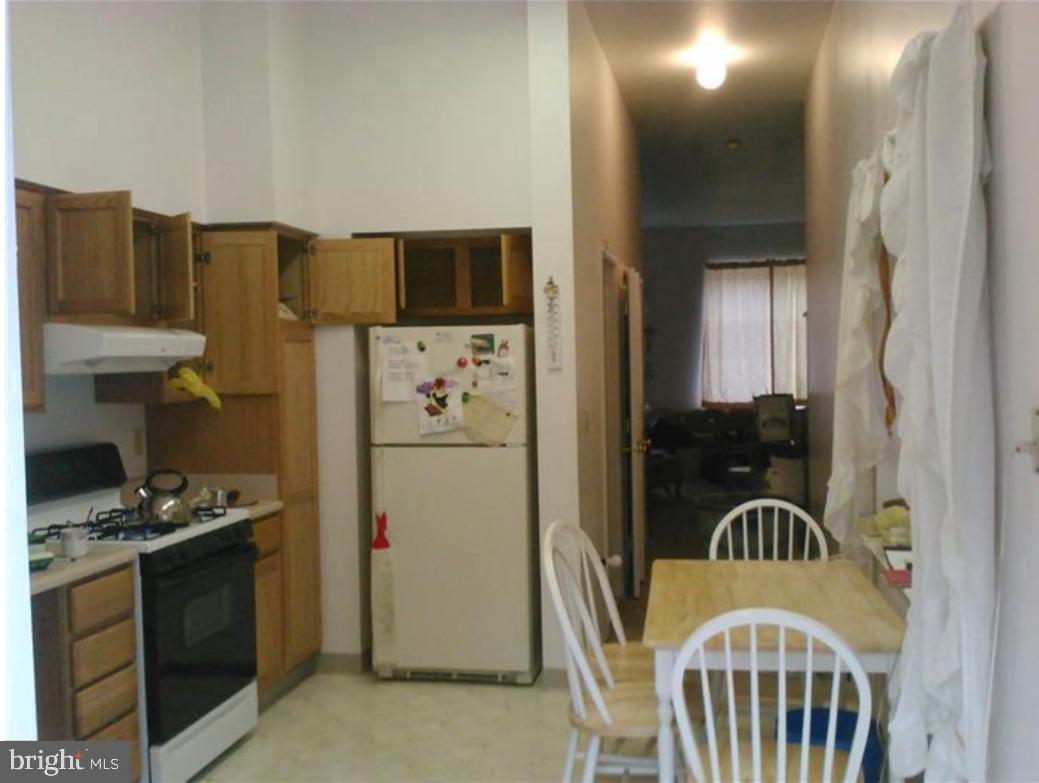 1525 N BOUVIER STREET