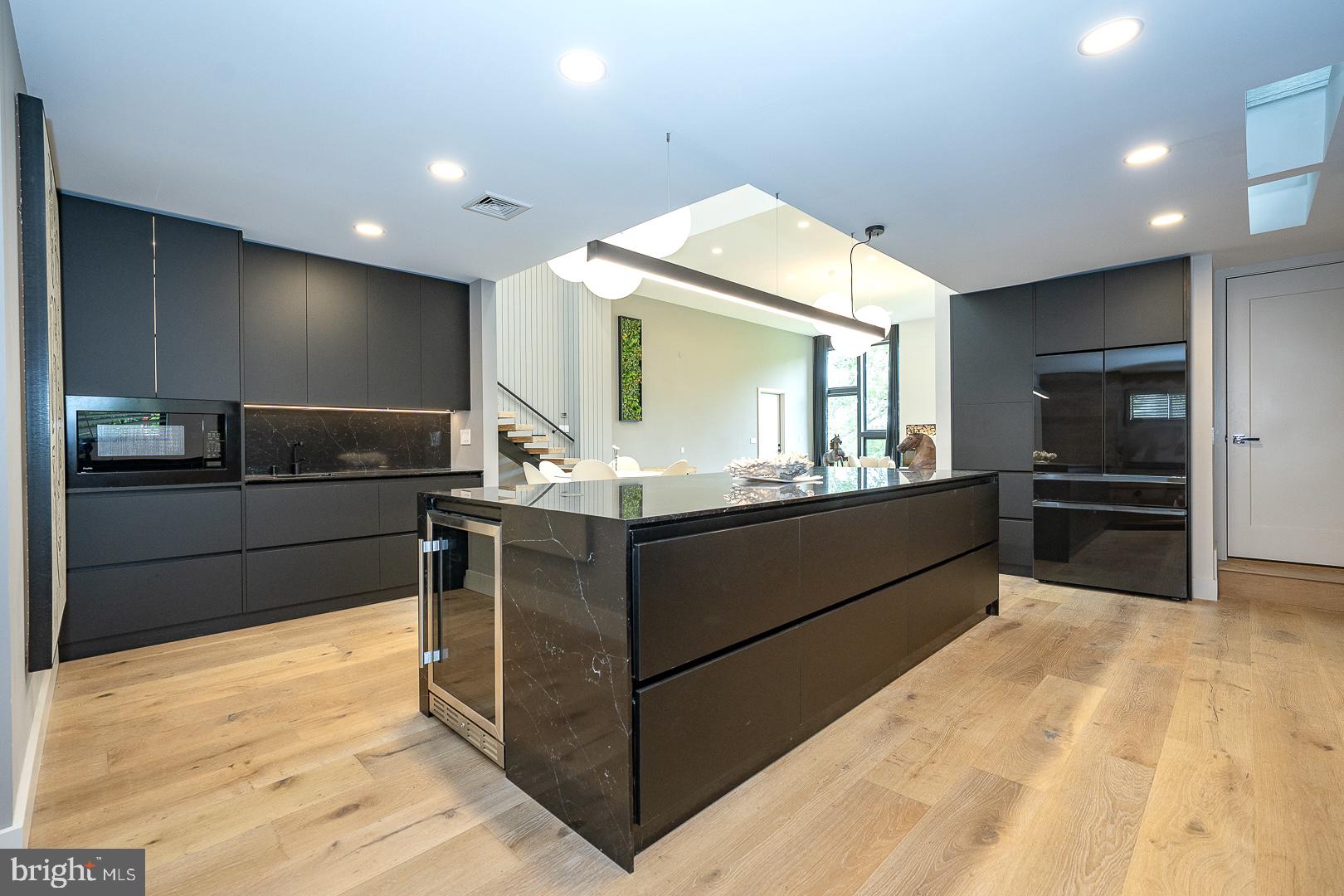 FOULK  MANOR - Residential