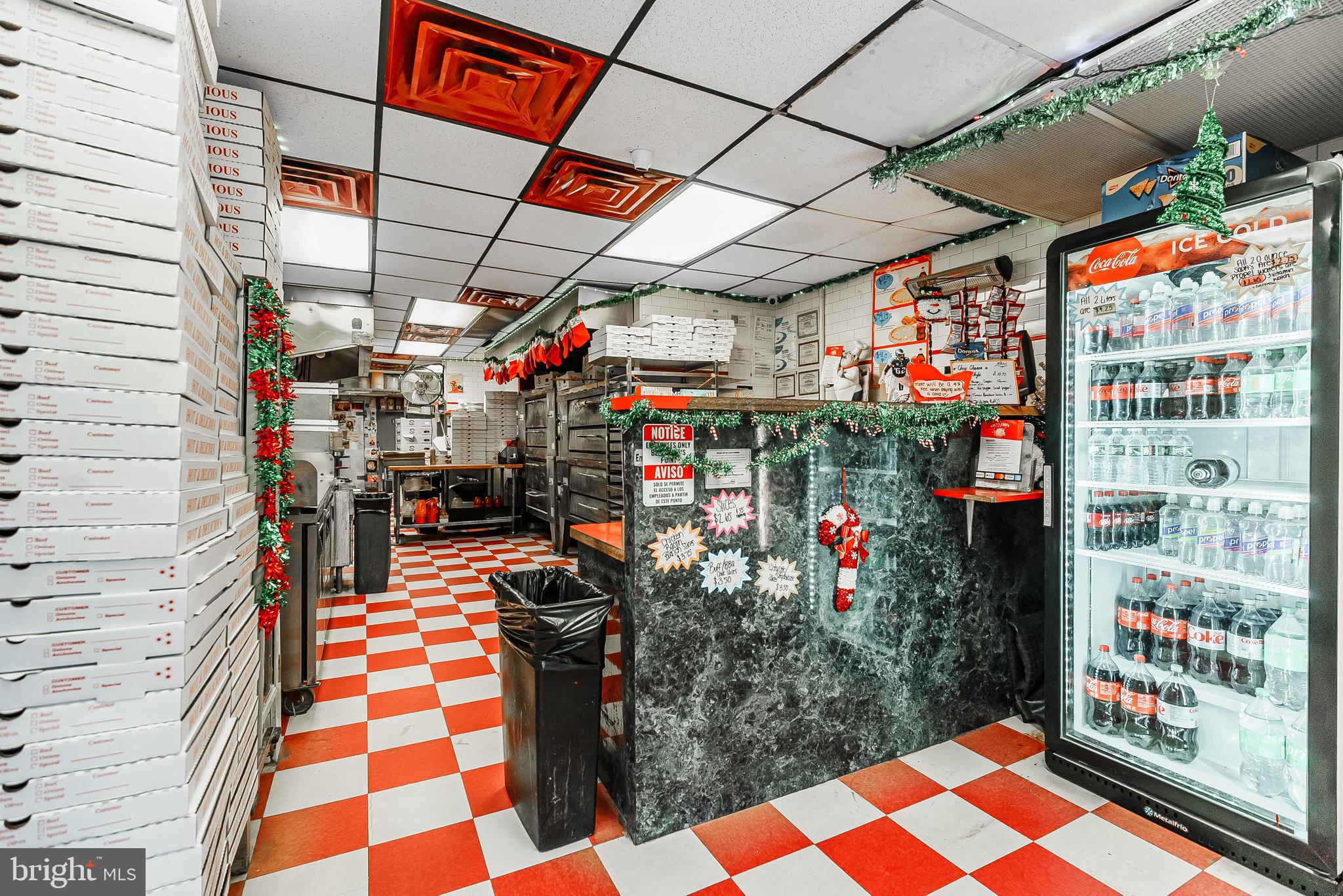 WHITMAN - Commercial Sale