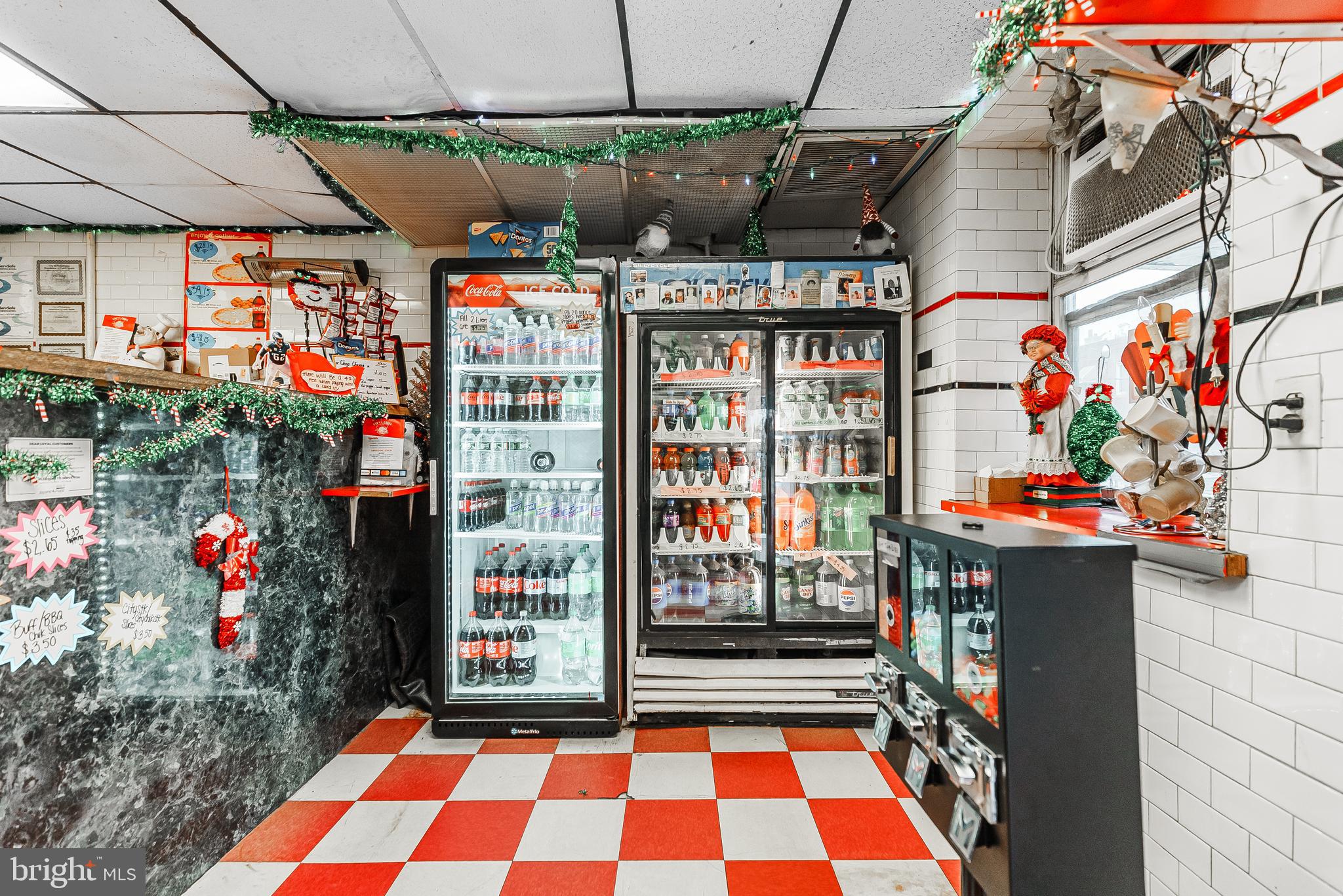 WHITMAN - Commercial Sale