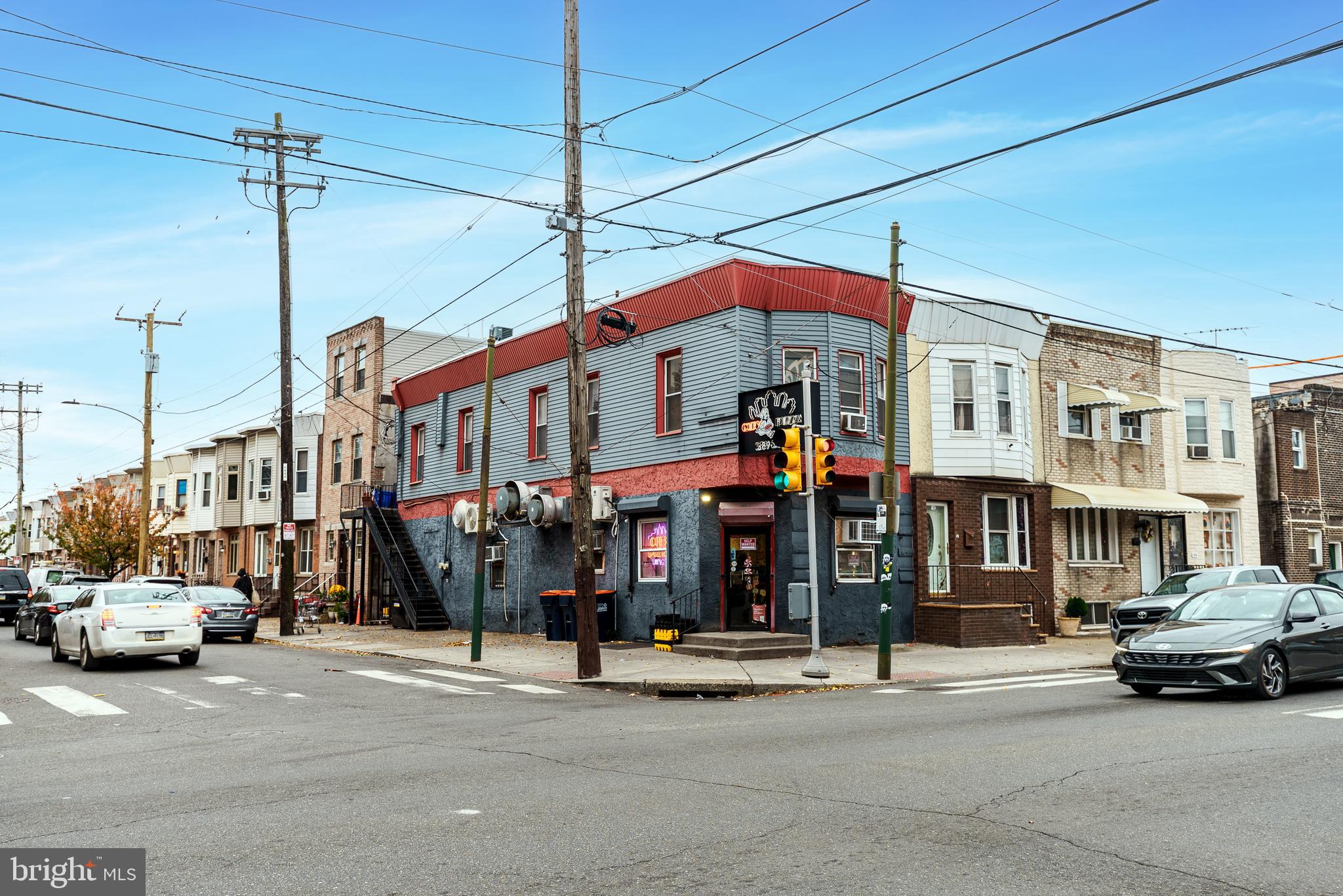 WHITMAN - Commercial Sale