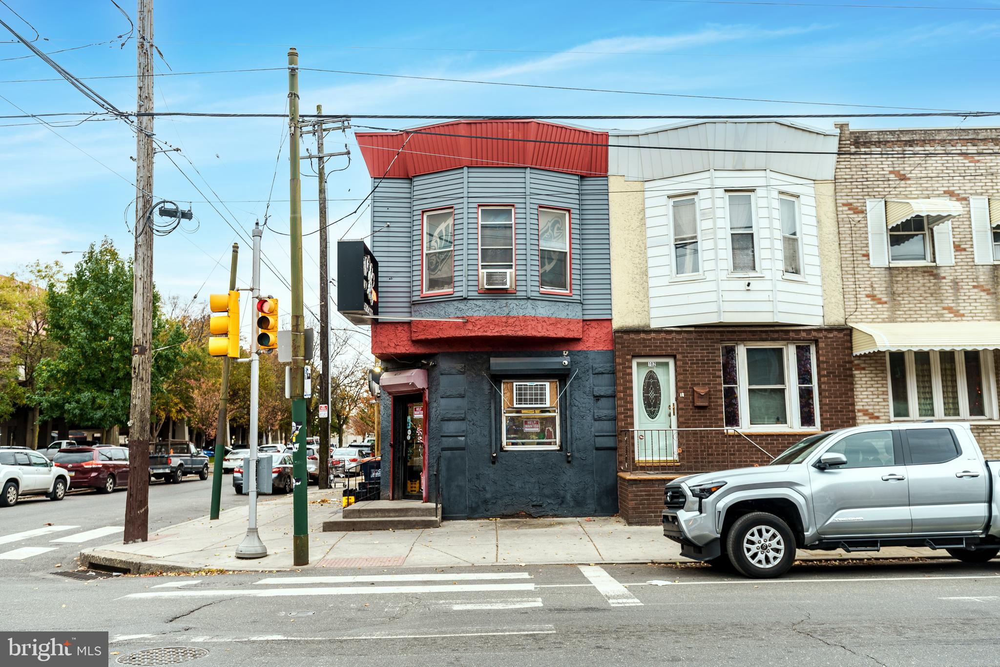 WHITMAN - Commercial Sale