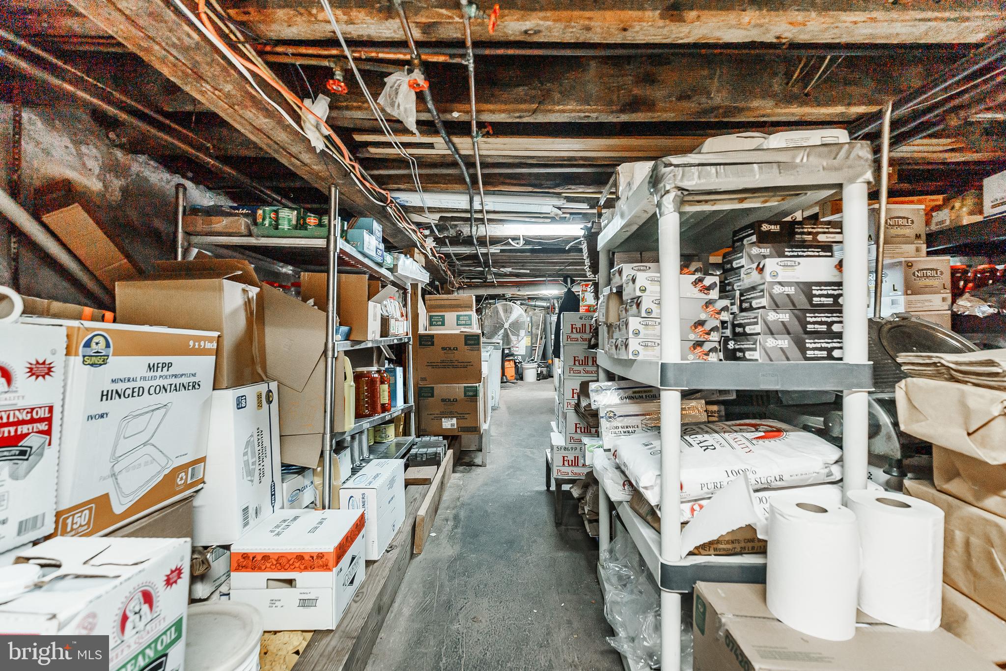 WHITMAN - Commercial Sale