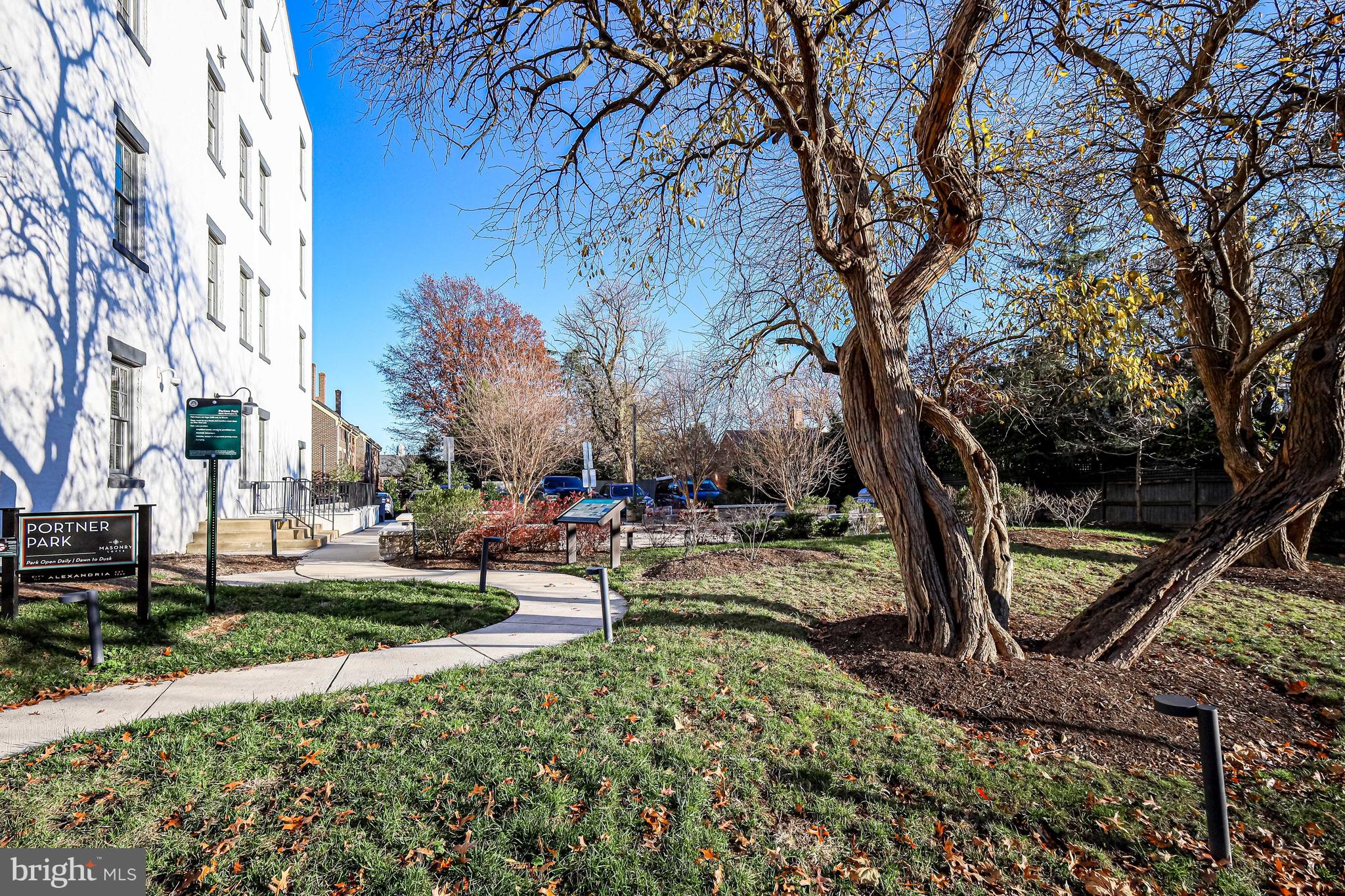 OLD TOWN ALEXANDRIA - Residential