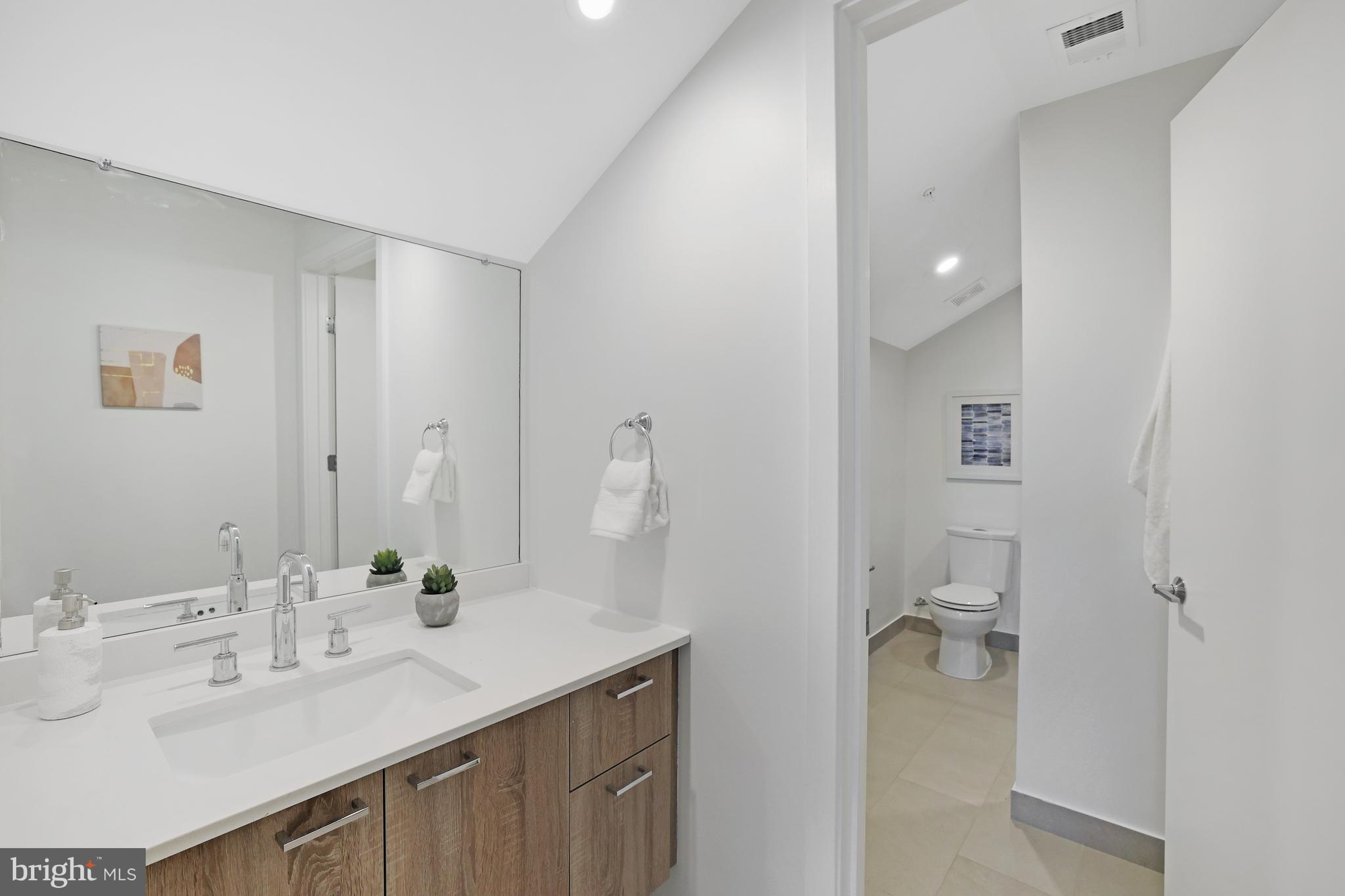 OLD TOWN ALEXANDRIA - Residential