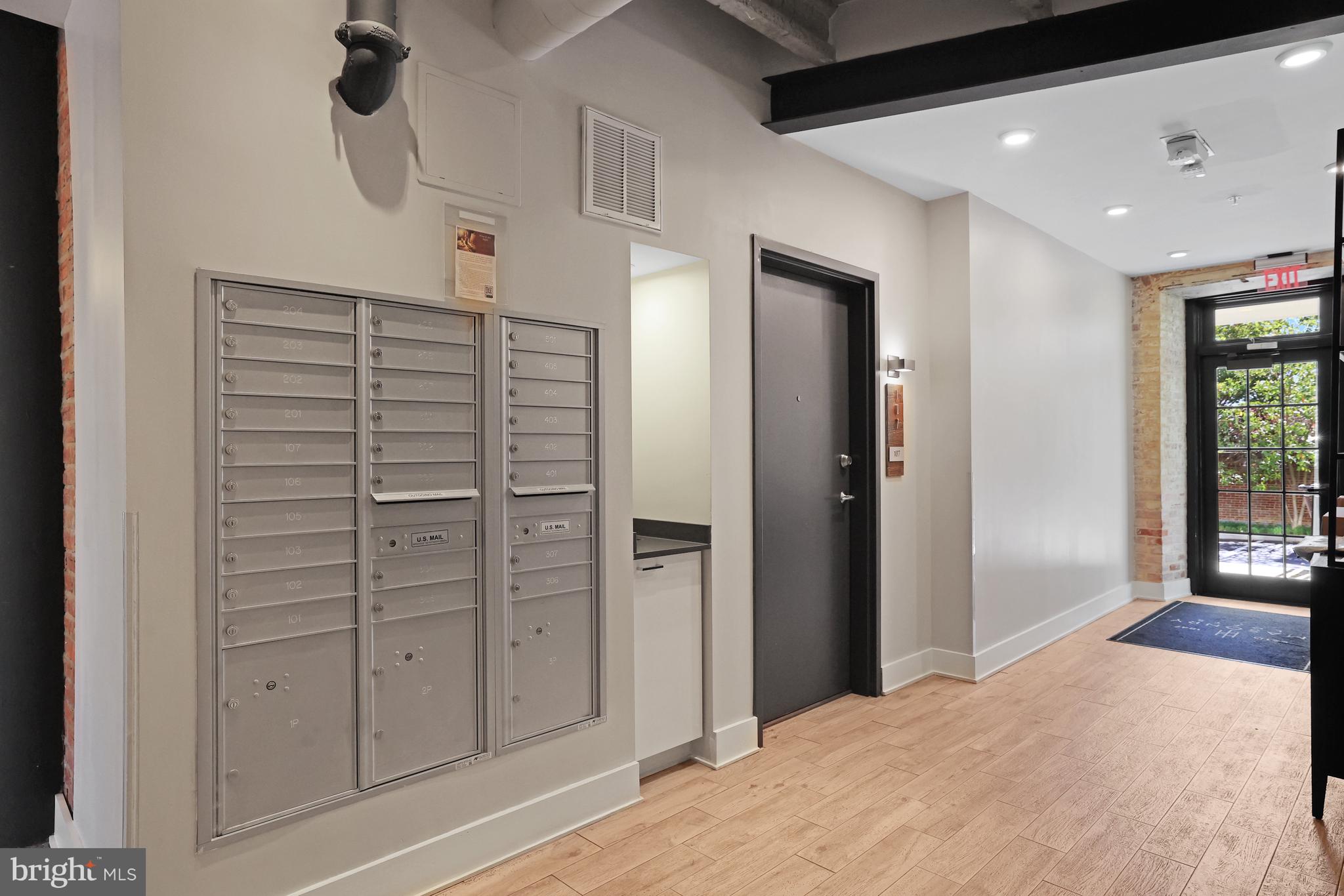 OLD TOWN ALEXANDRIA - Residential