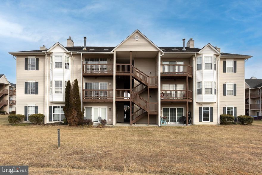 Rare find in Stephens City.  Condo with two bedrooms, two full baths.     Full kitchen, newer applicances.