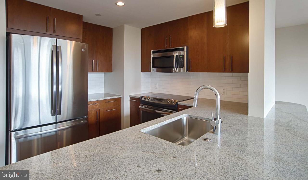ART MUSEUM AREA - Residential Lease