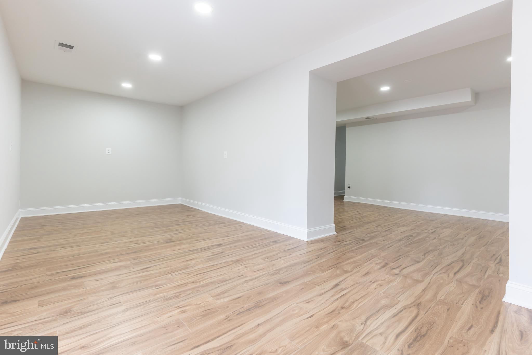 SENECA CHASE - Residential