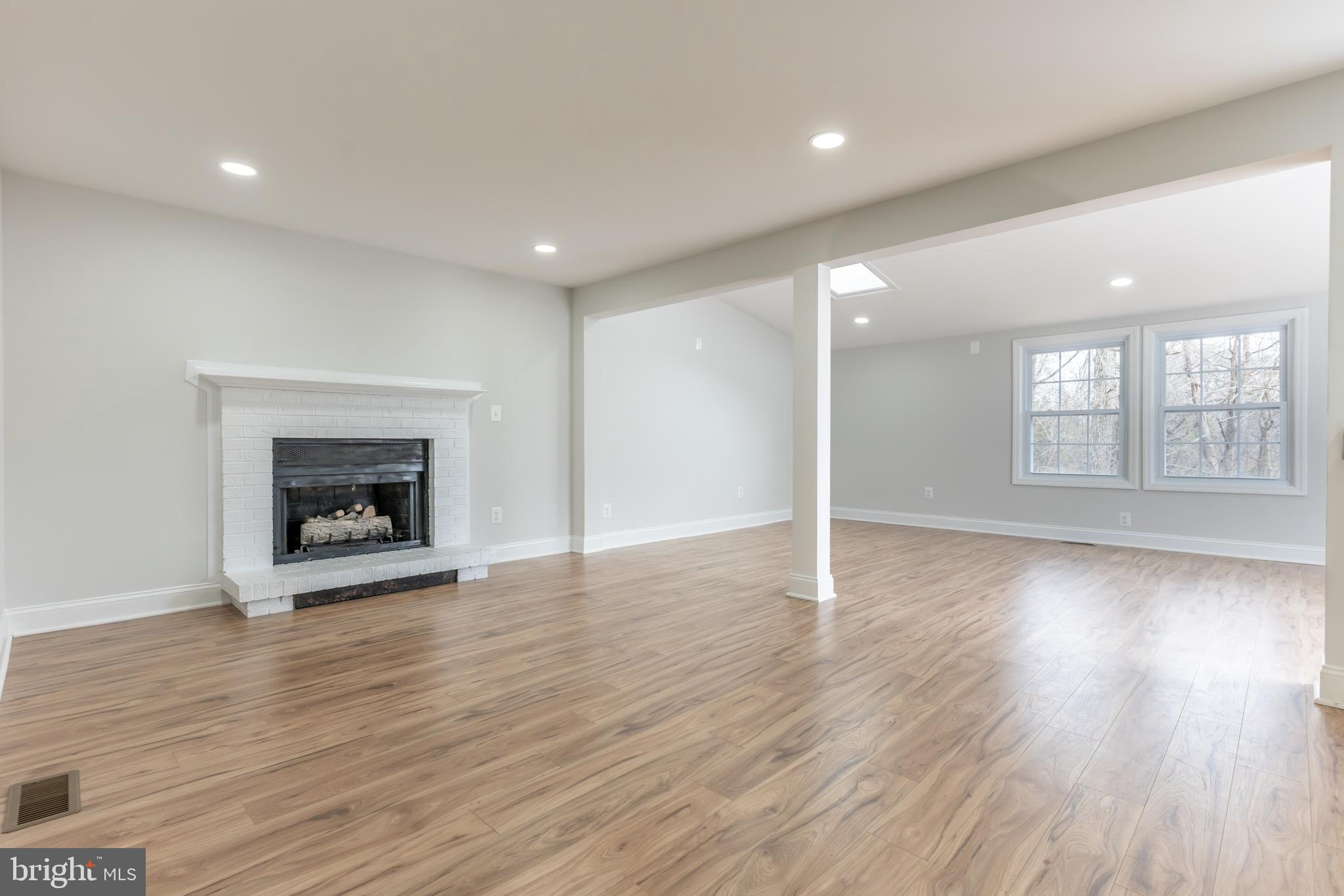 SENECA CHASE - Residential