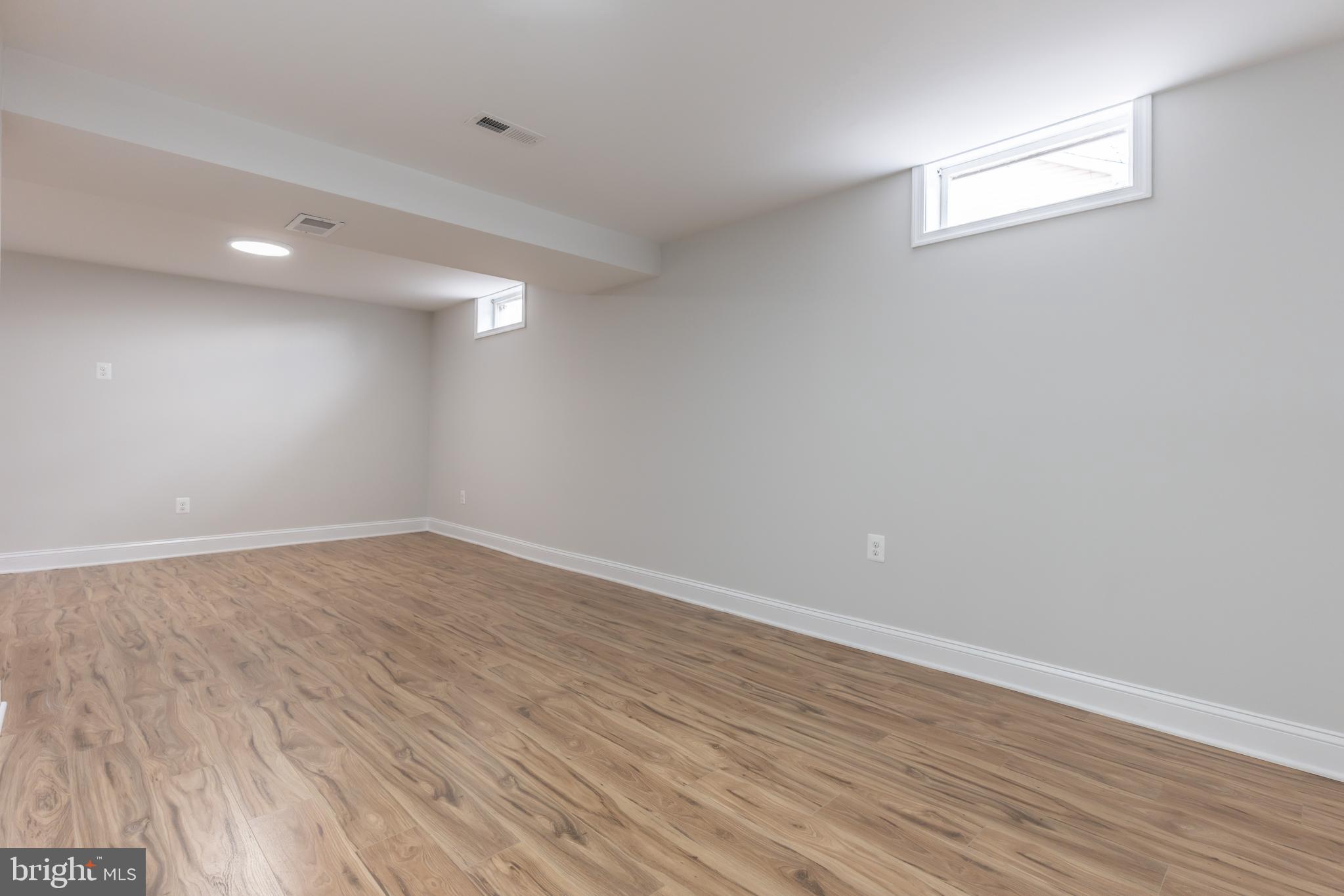 SENECA CHASE - Residential