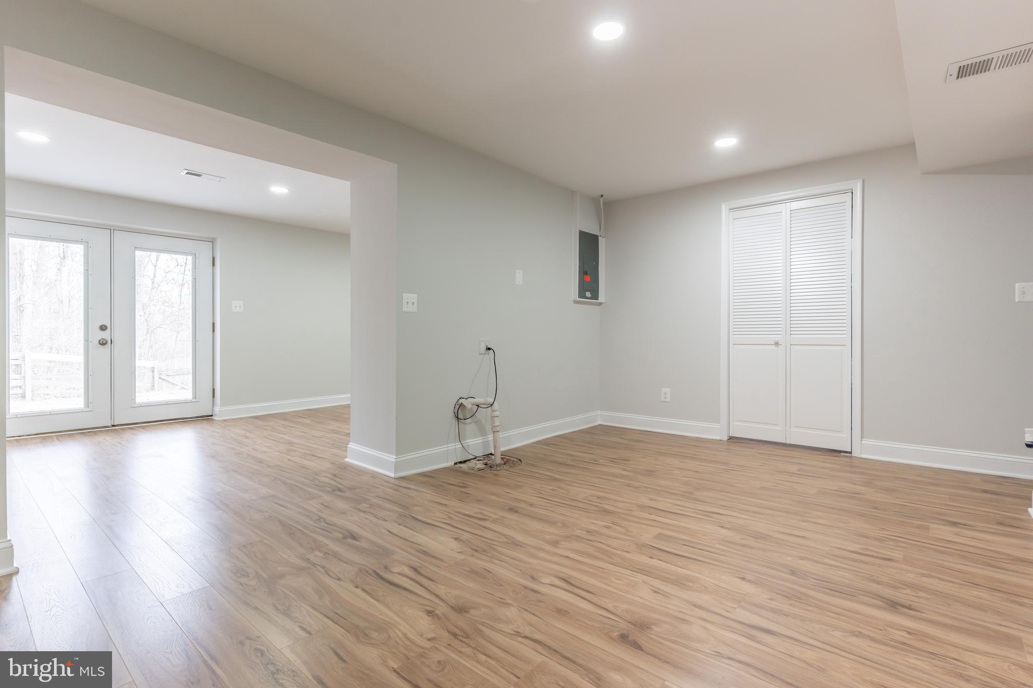 SENECA CHASE - Residential