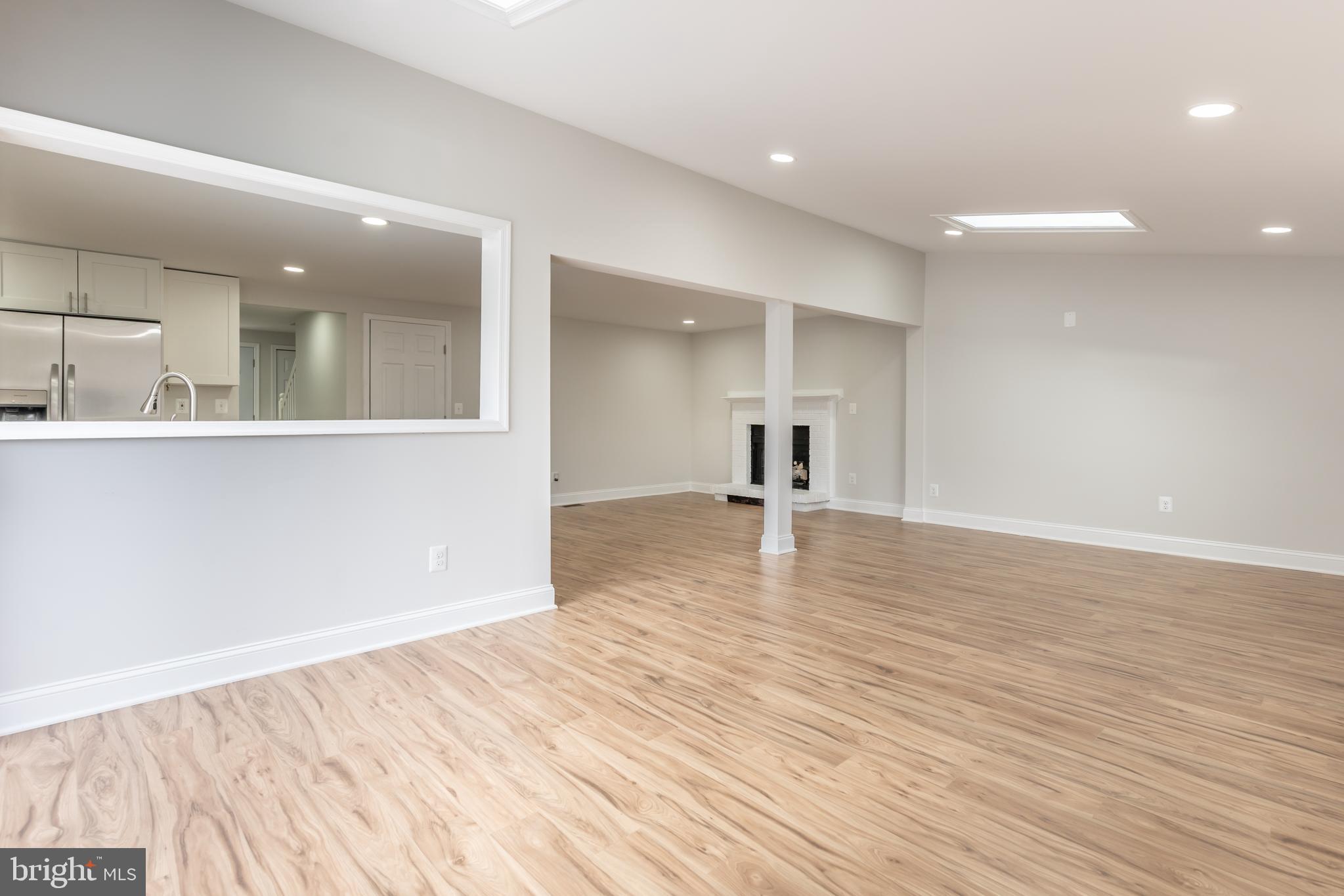 SENECA CHASE - Residential