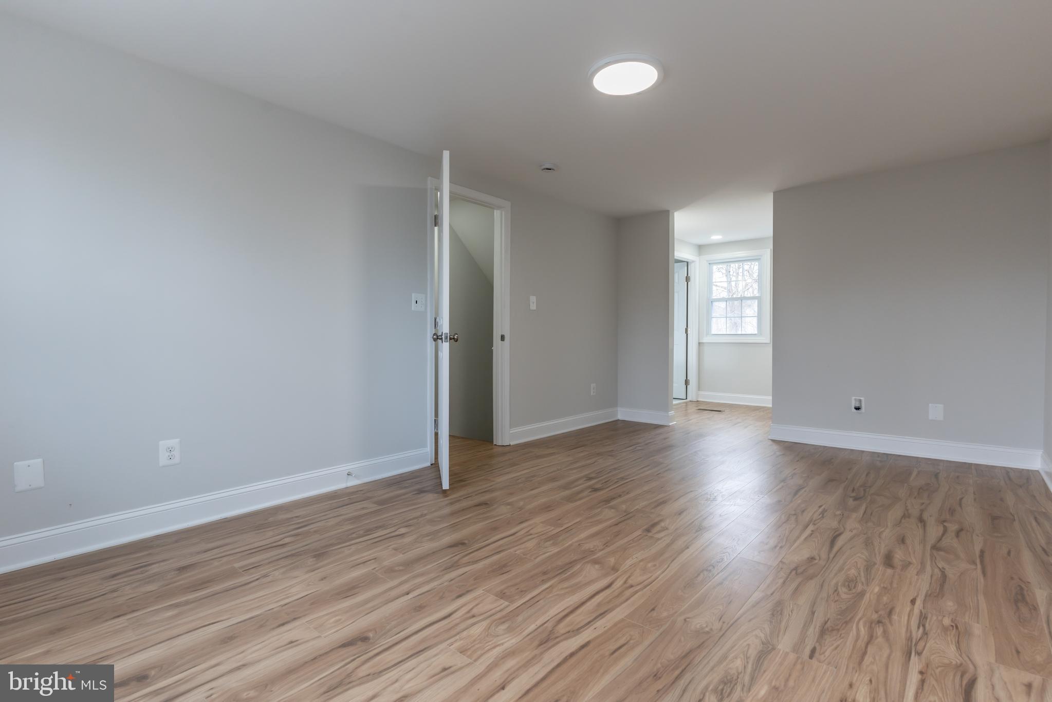 SENECA CHASE - Residential