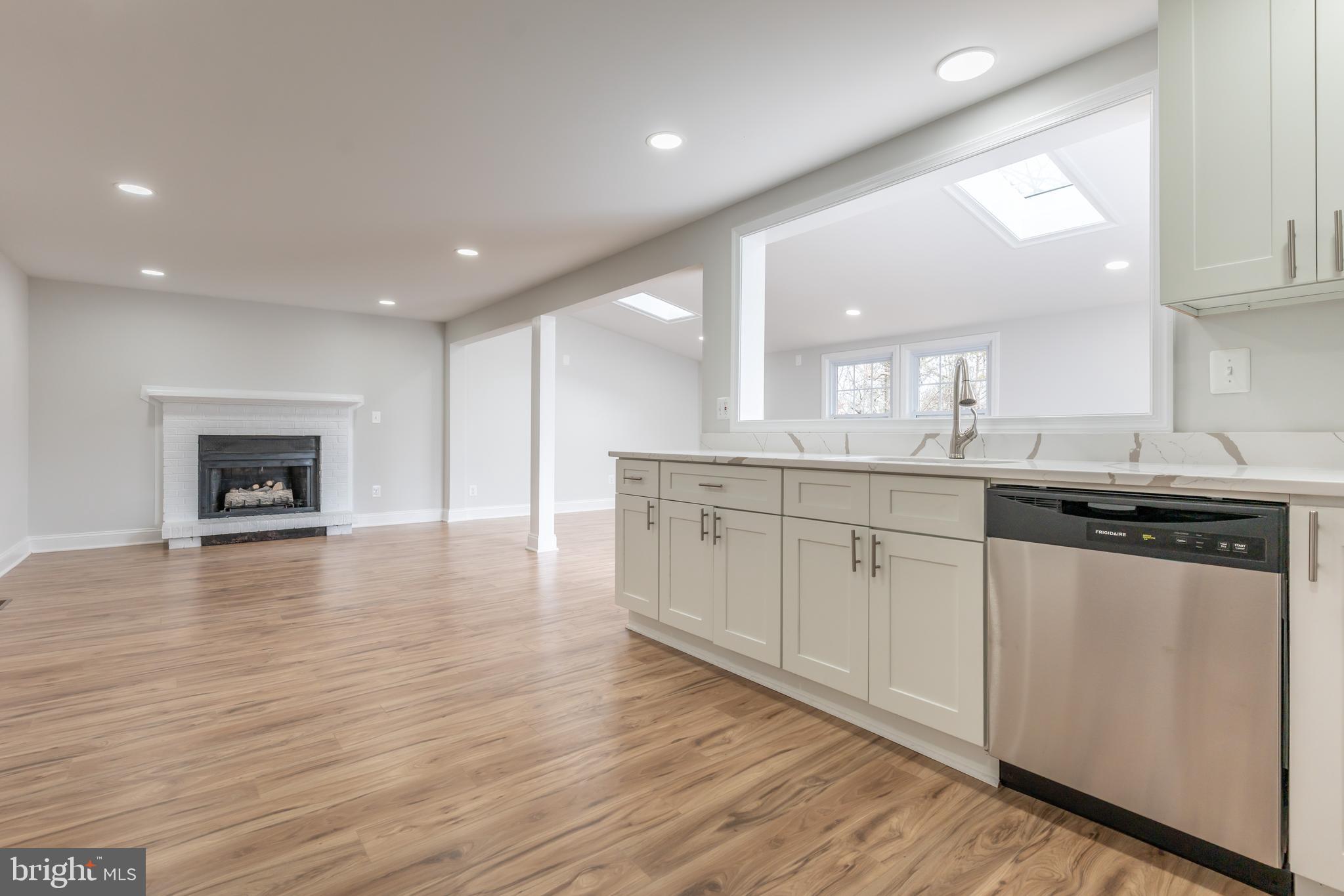 SENECA CHASE - Residential