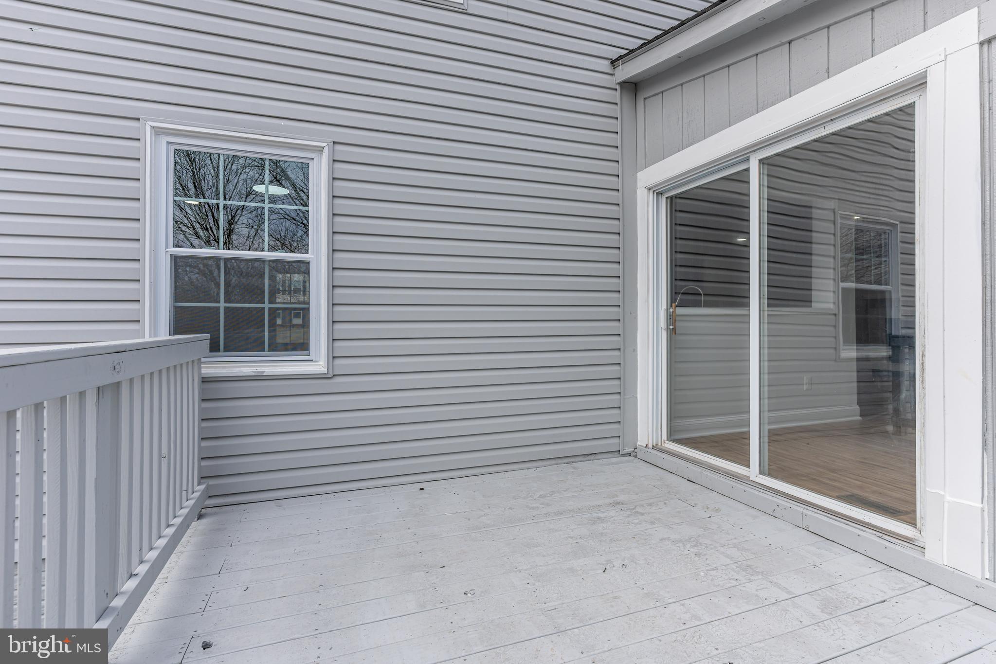 SENECA CHASE - Residential