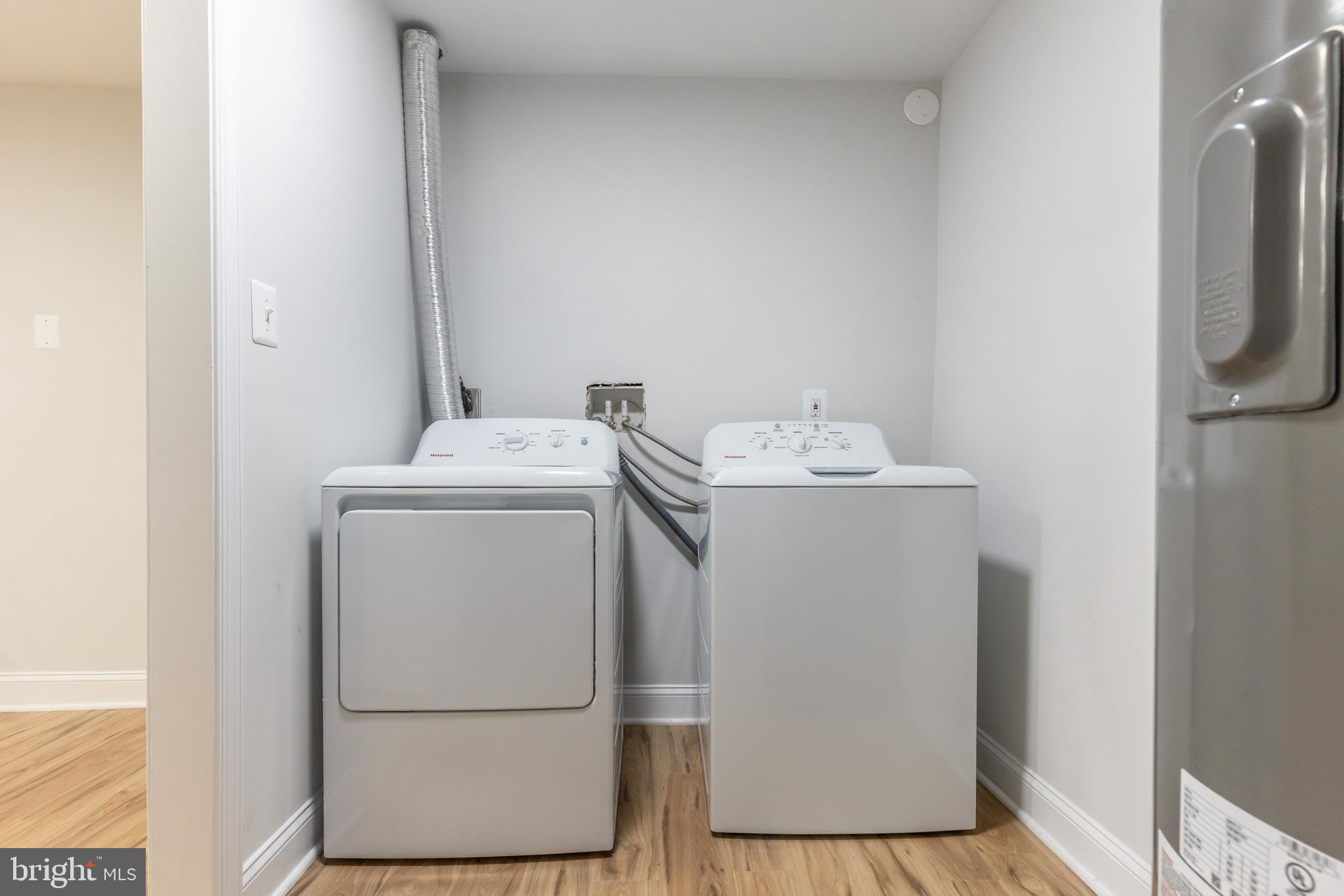 SENECA CHASE - Residential