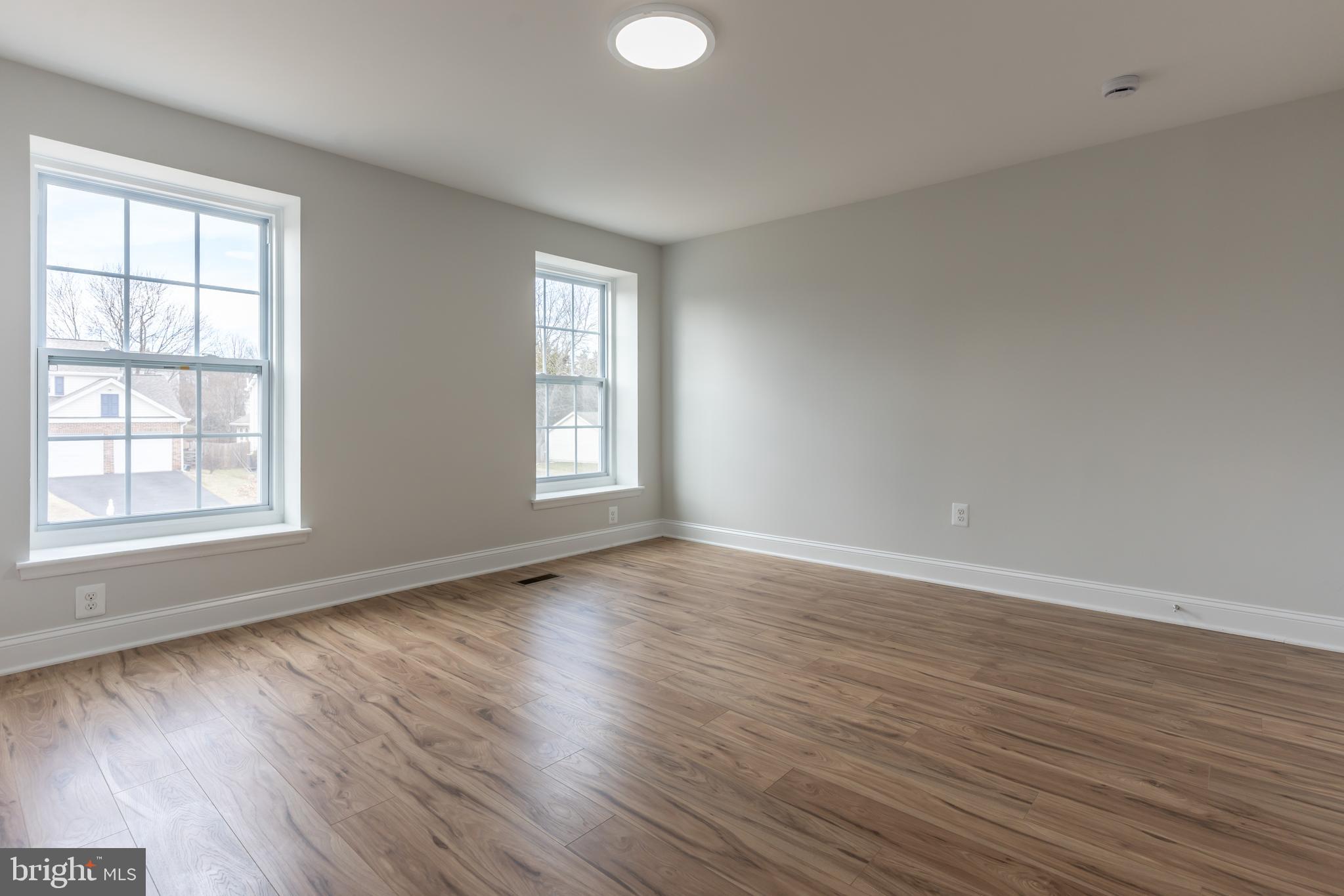 SENECA CHASE - Residential