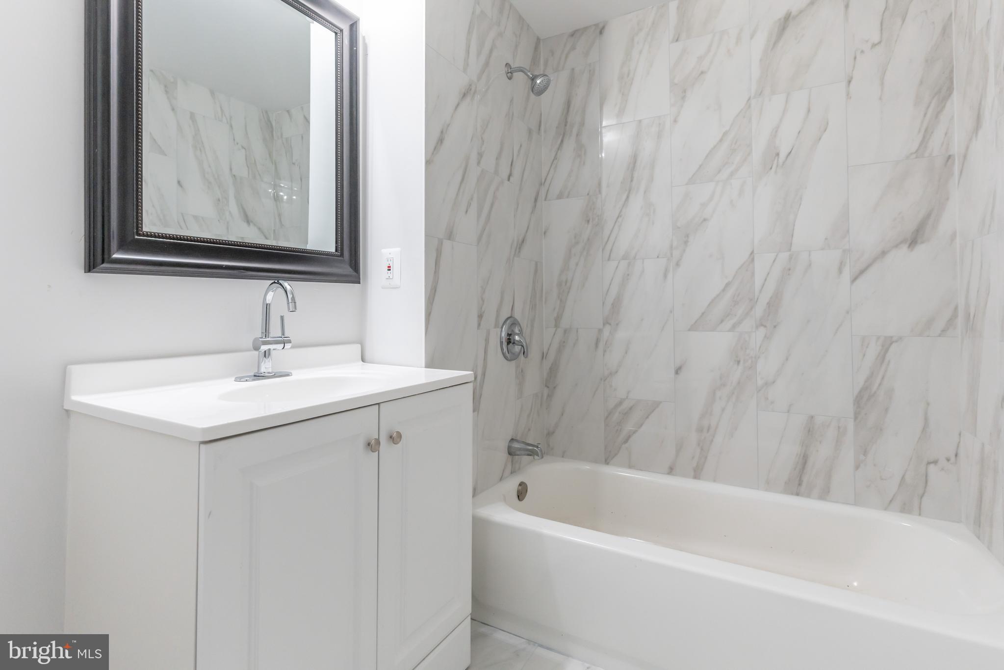 SENECA CHASE - Residential