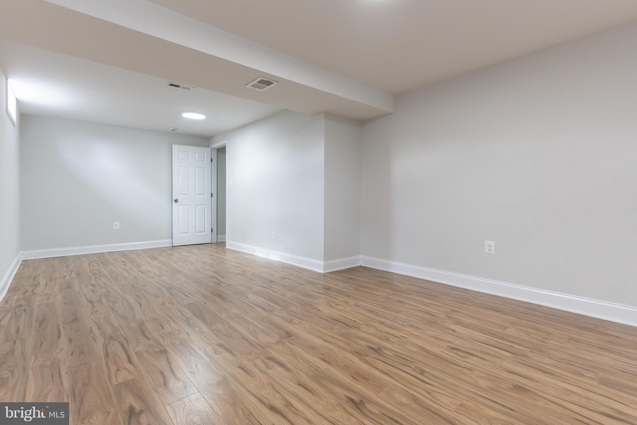 SENECA CHASE - Residential