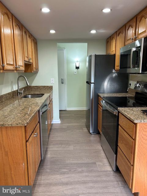 Condo For Sale - 11609 Stoneview Sq Sq #11C<br/> RESTON, VA 20191