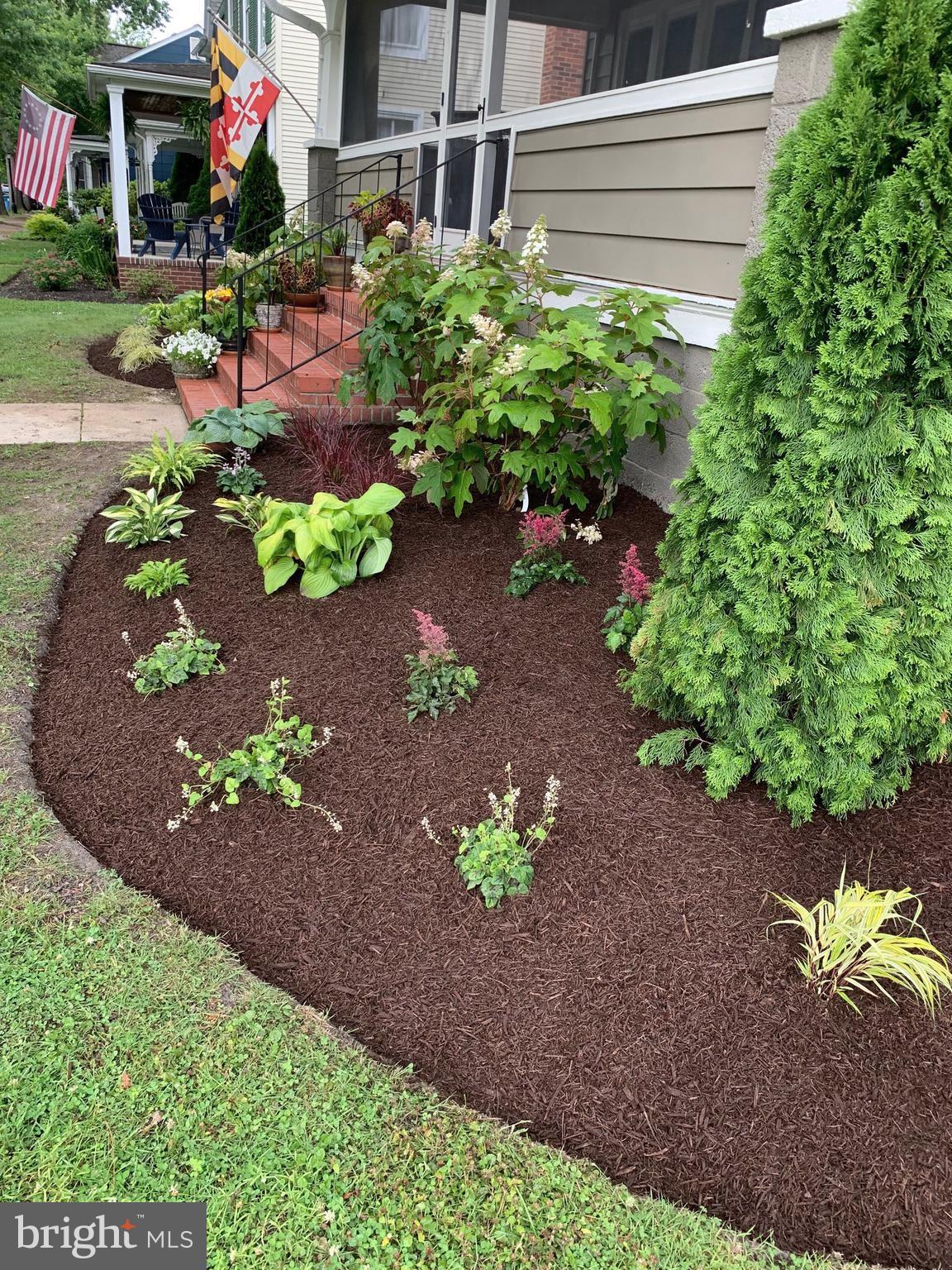 107 W CHESTNUT STREET